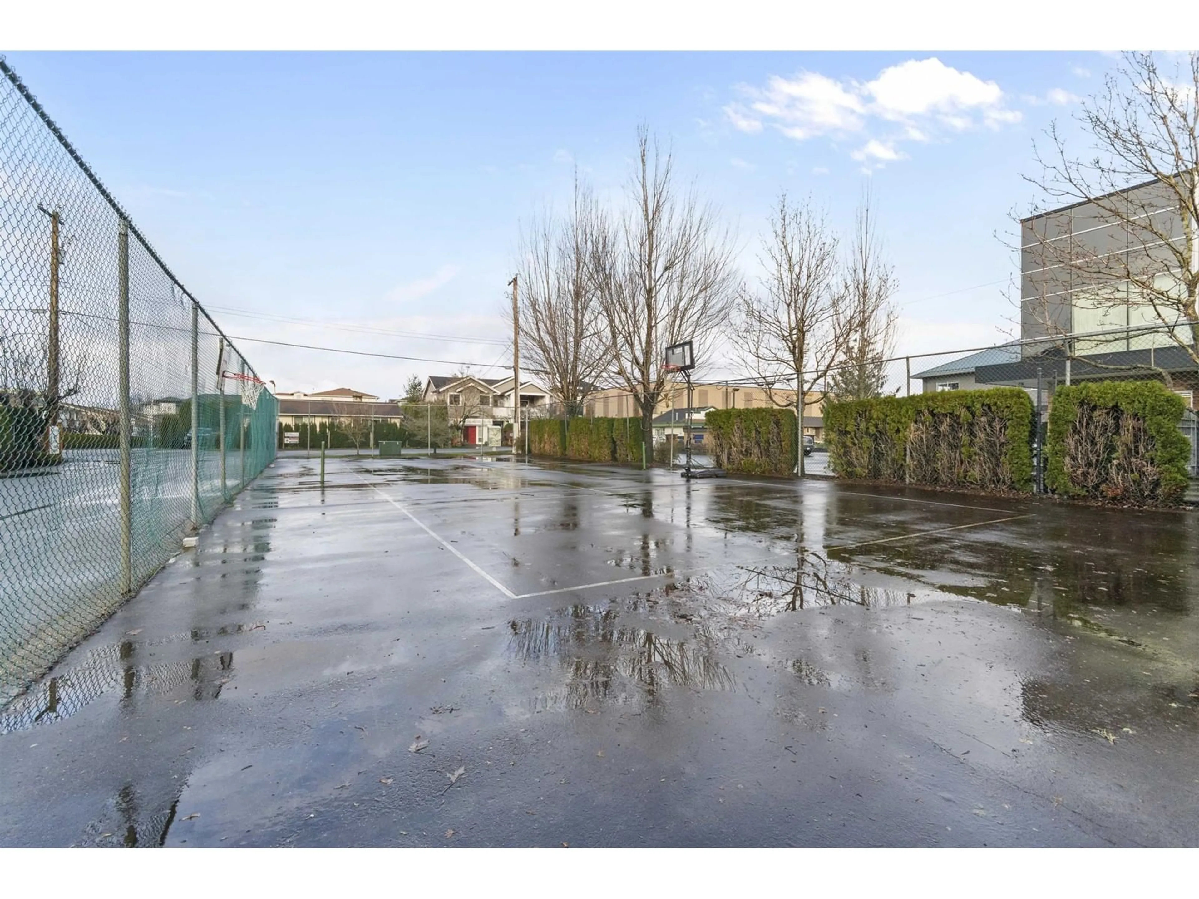 Unknown for 5 - 45640 STOREY AVENUE, Chilliwack British Columbia V2R3C5