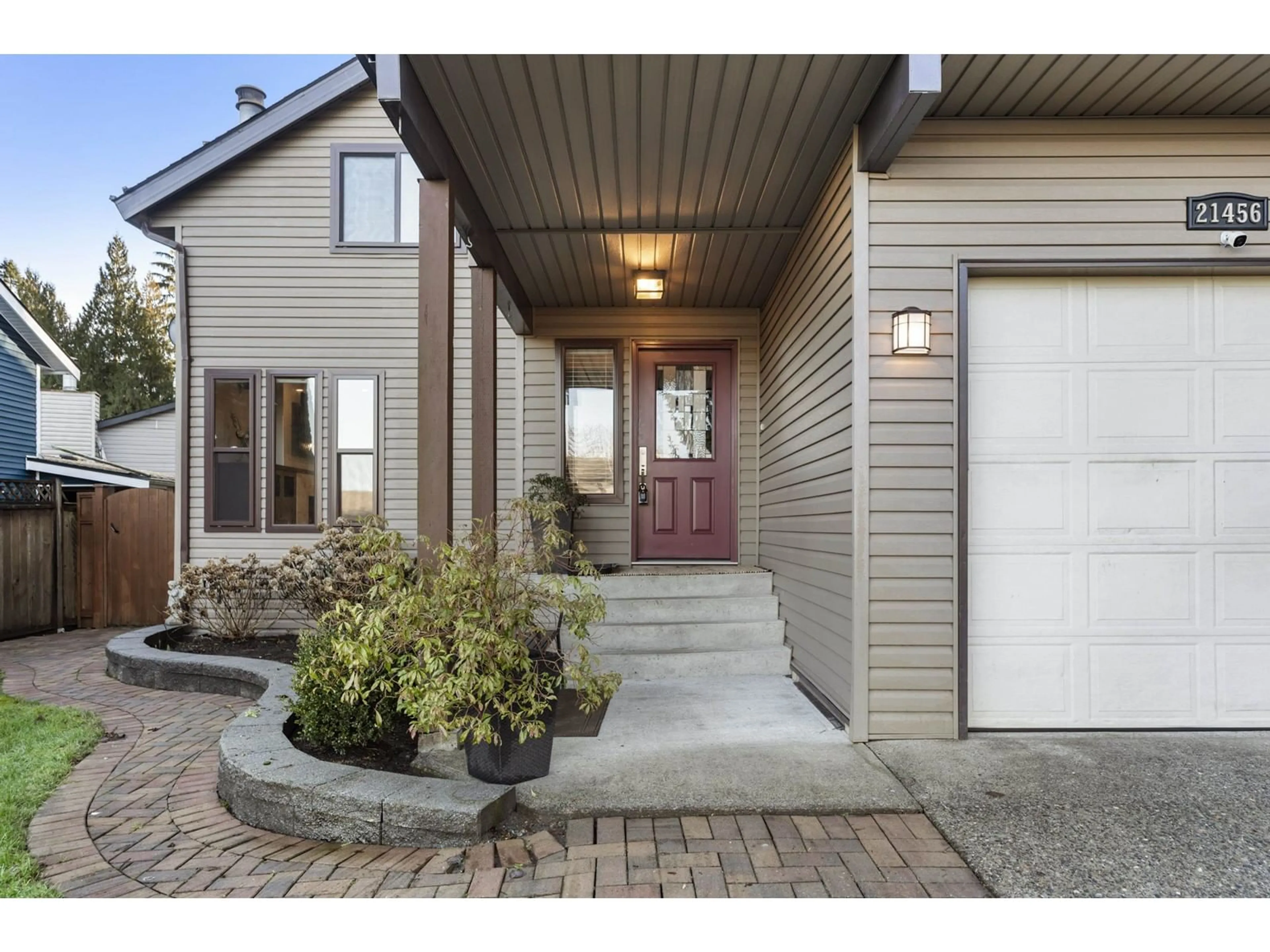 Indoor entryway for 21456 92B AVENUE, Langley British Columbia V1M1P4