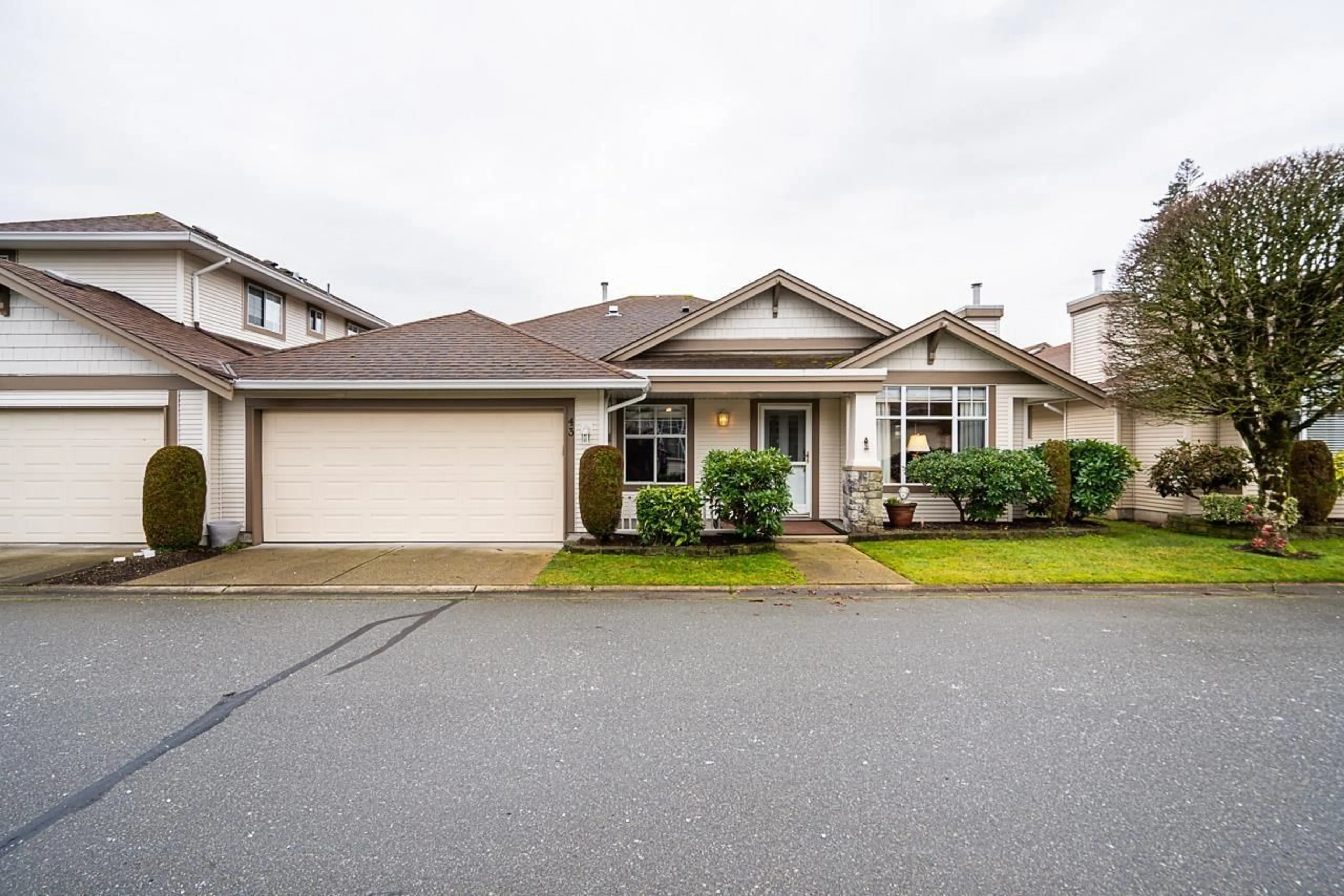 Unknown for 43 20751 87 AVENUE, Langley British Columbia V1M2X3