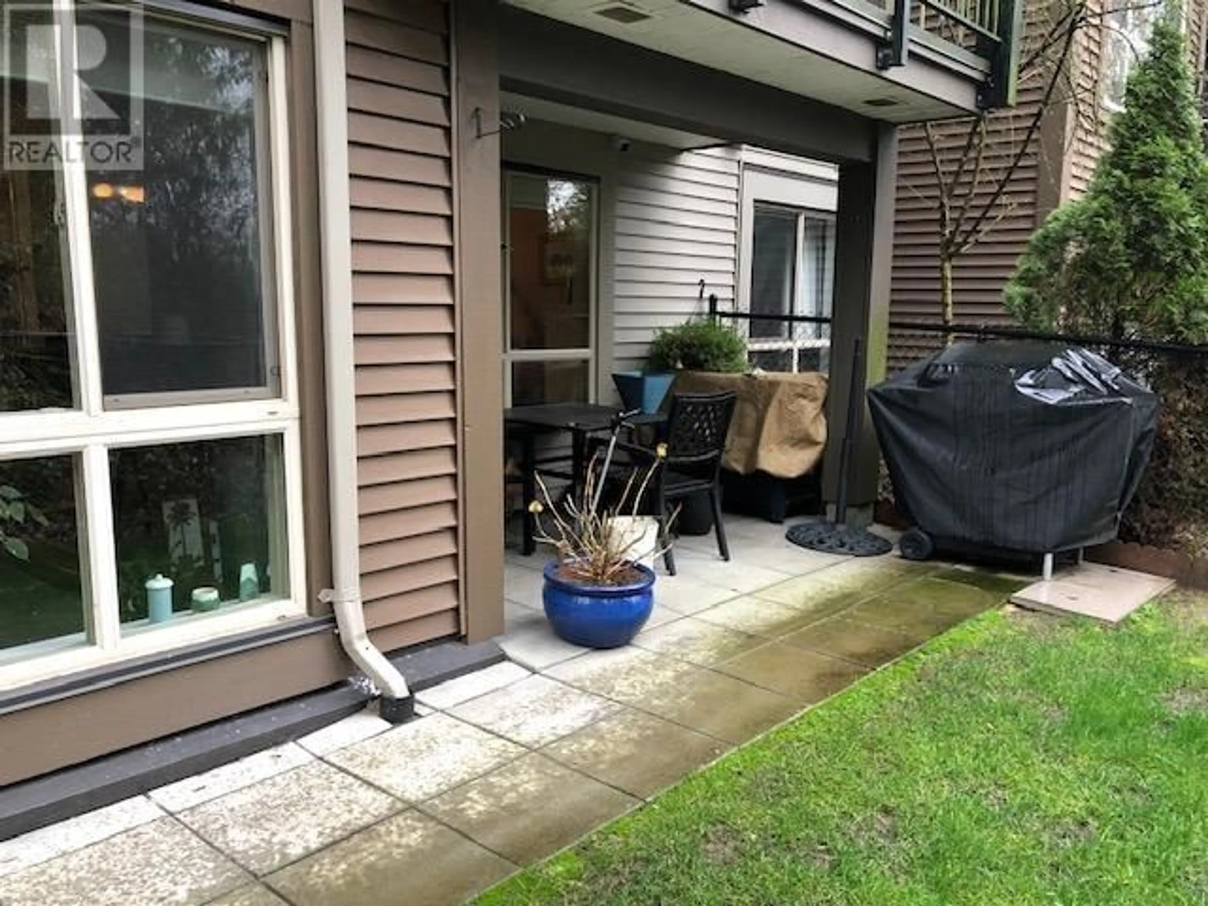 Patio, street for 113 11665 HANEY BYPASS, Maple Ridge British Columbia V2X8W9