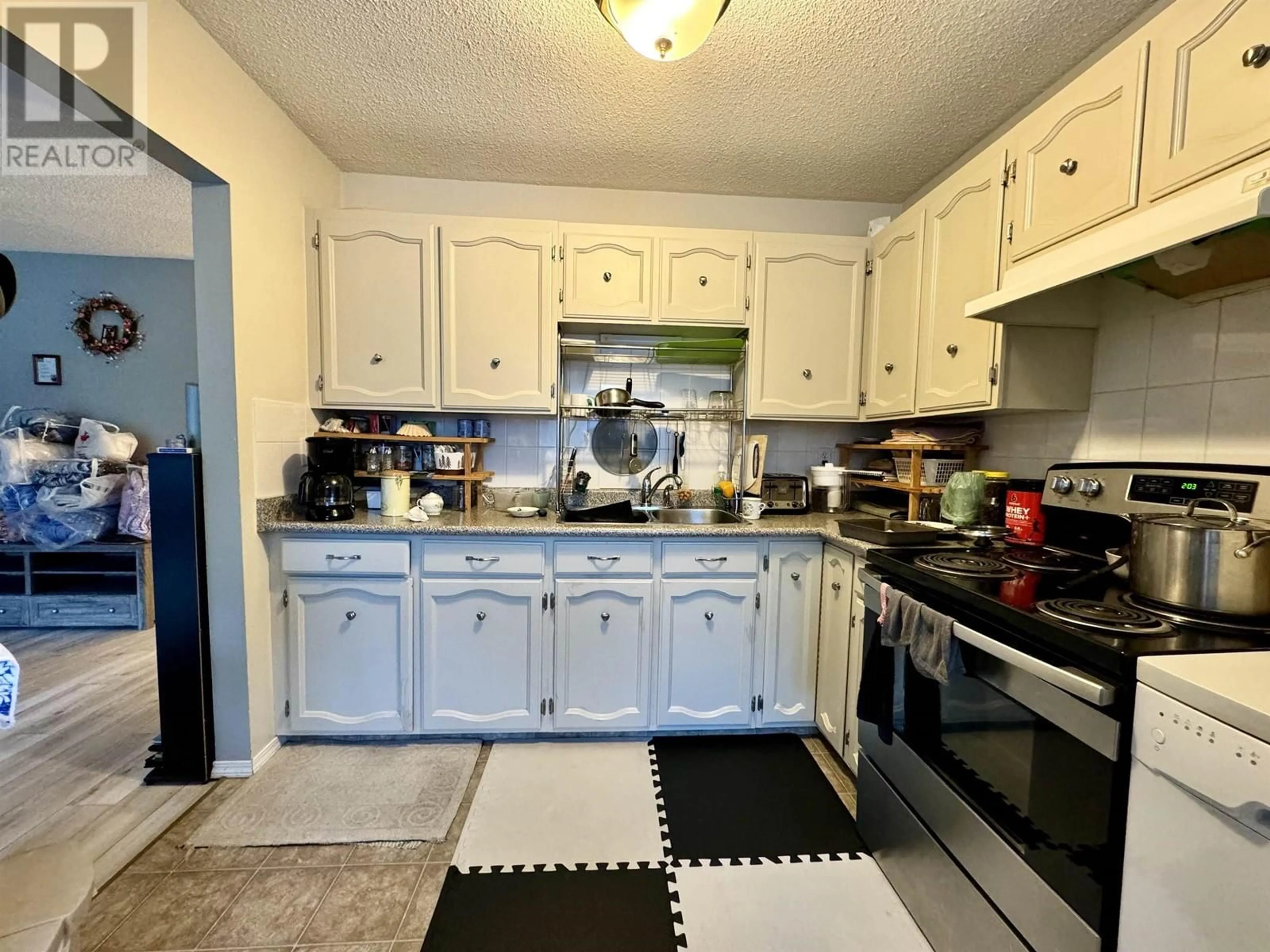 Standard kitchen, unknown for 510 SMITHERS STREET, Prince Rupert British Columbia V8J3V8