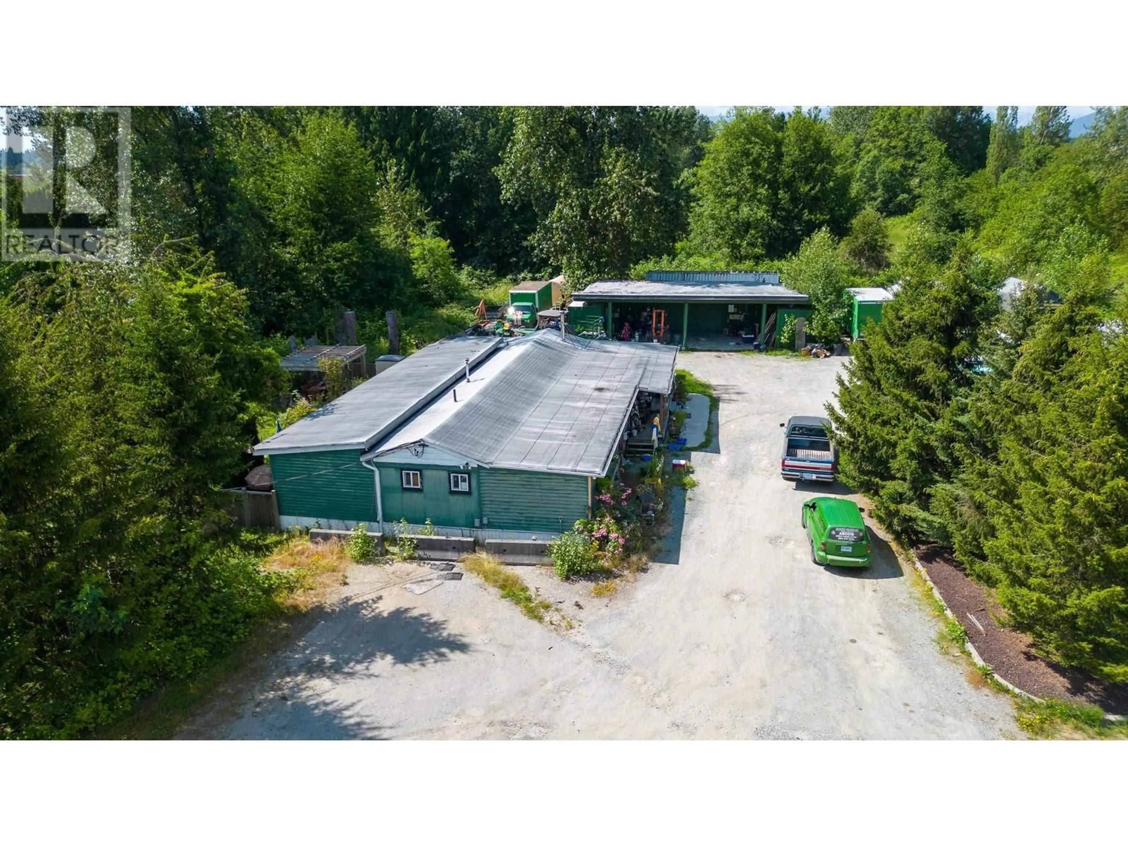 A pic from outside/outdoor area/front of a property/back of a property/a pic from drone, building for 23519 LOUGHEED HIGHWAY, Maple Ridge British Columbia V2W1B8