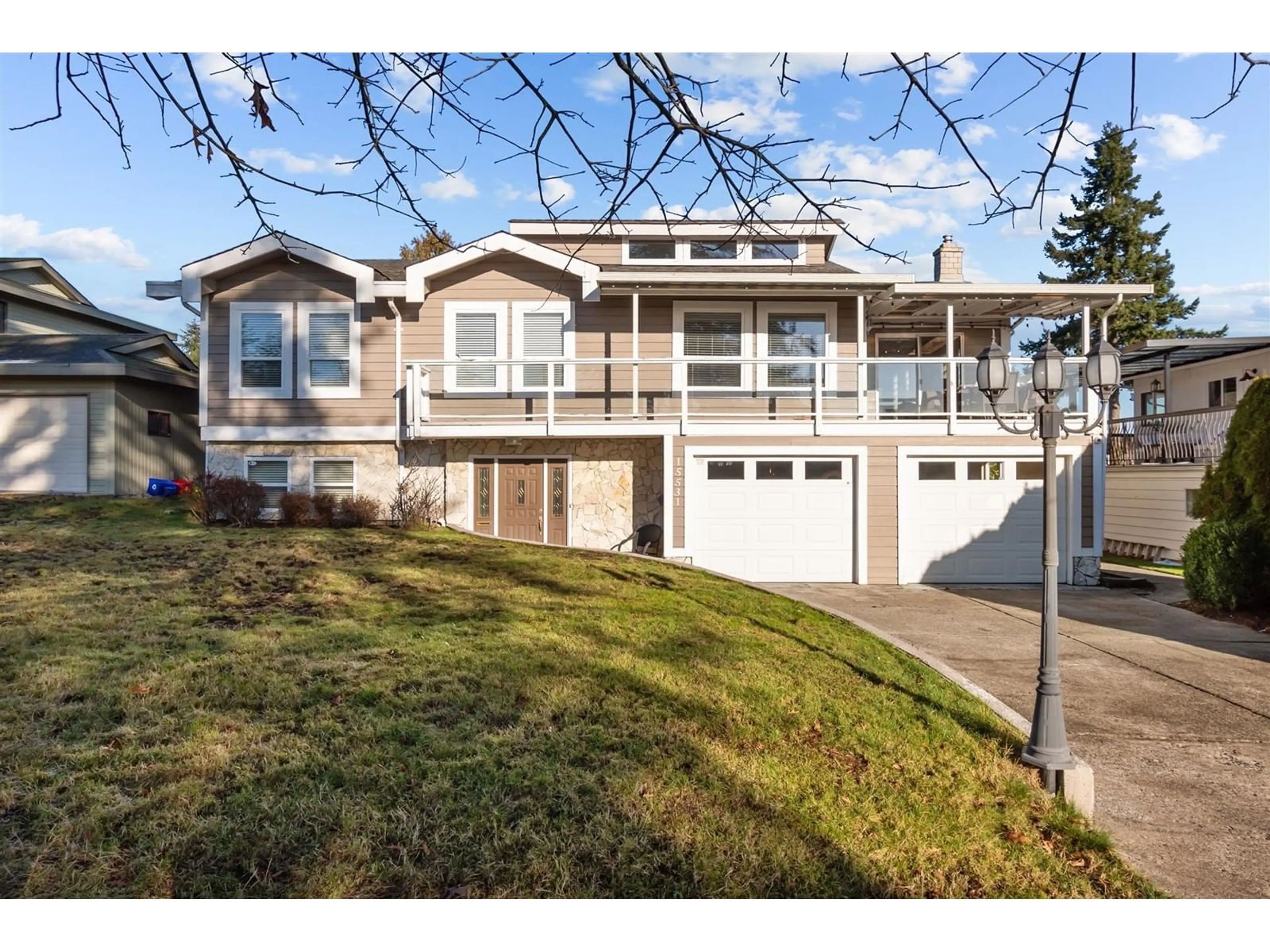 Home with vinyl exterior material, street for 15531 ROPER AVENUE, White Rock British Columbia V4B2G4