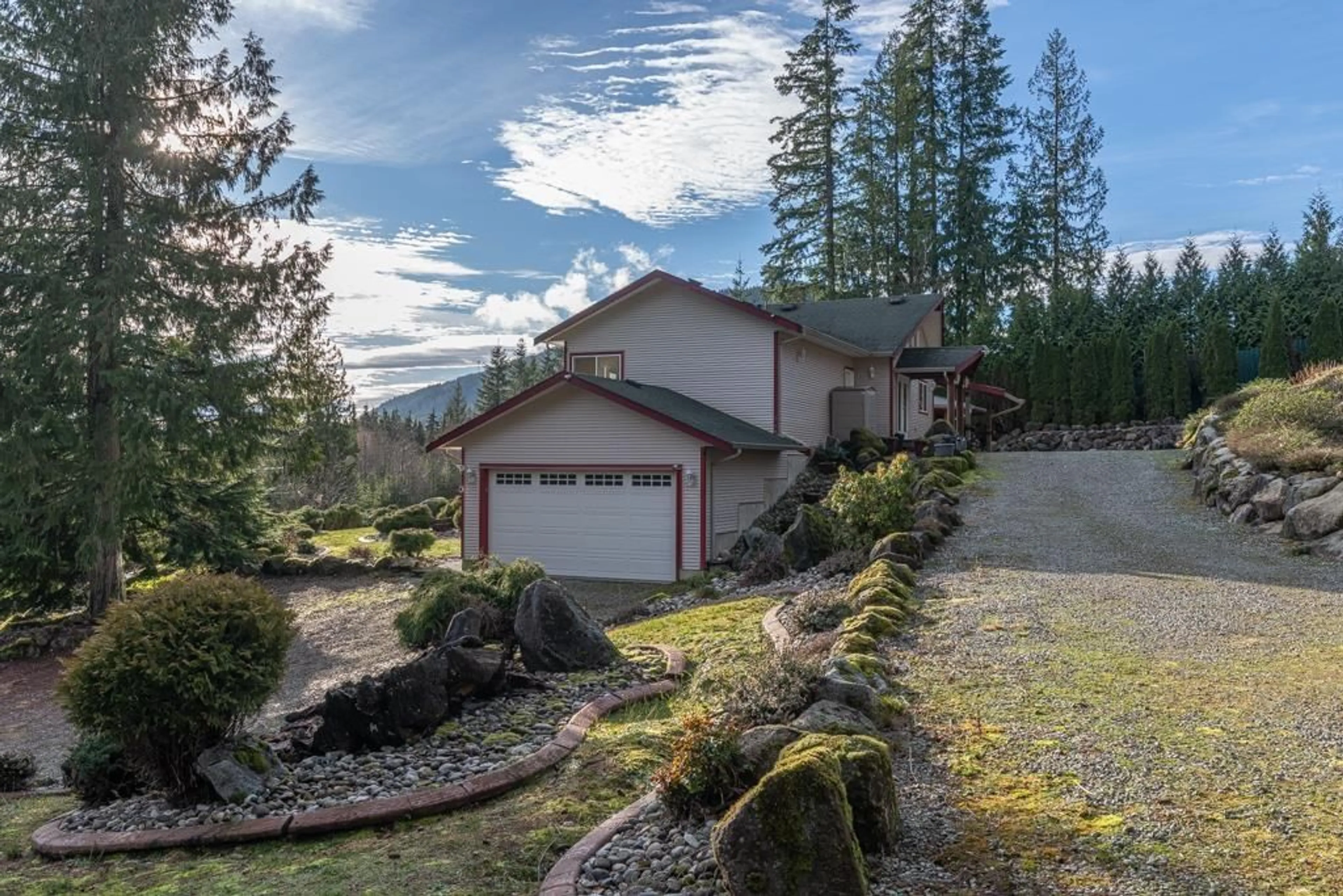 A pic from outside/outdoor area/front of a property/back of a property/a pic from drone, unknown for 12302 CARDINAL, Mission British Columbia V4S1L3