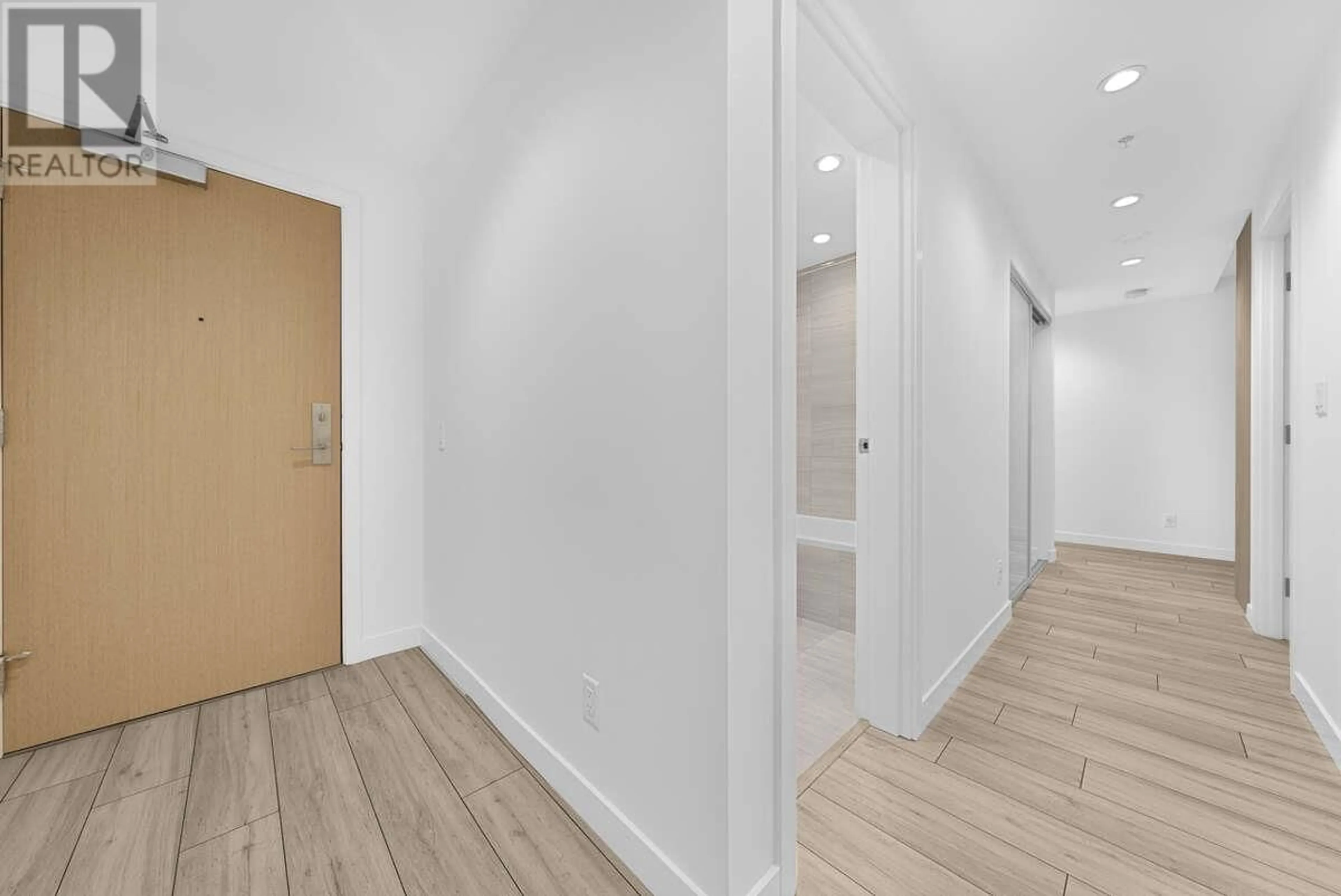 Indoor foyer for 401 - 6080 MCKAY AVENUE, Burnaby British Columbia V5H0J4