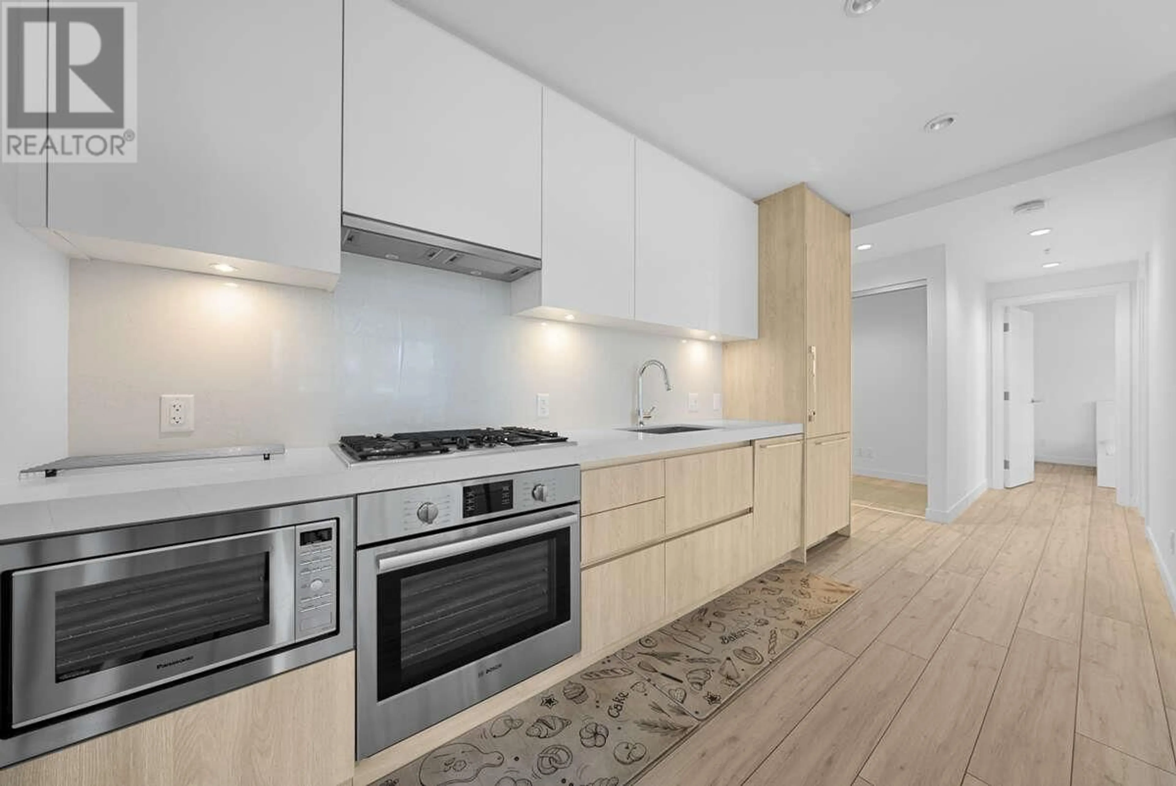 Standard kitchen, unknown for 401 - 6080 MCKAY AVENUE, Burnaby British Columbia V5H0J4