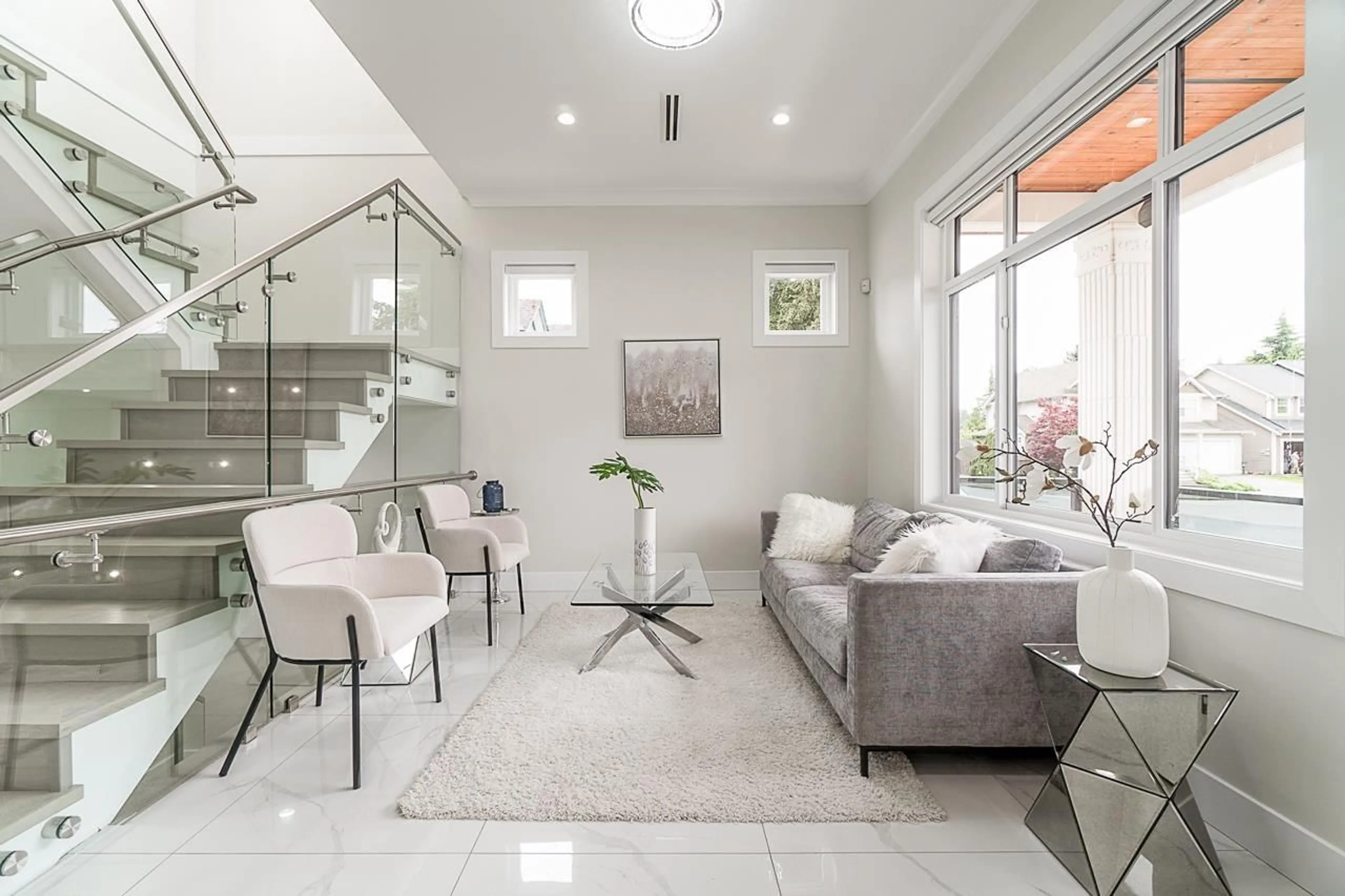 Living room with furniture, ceramic/tile floor for 2372 157 STREET, Surrey British Columbia V4A9Z2