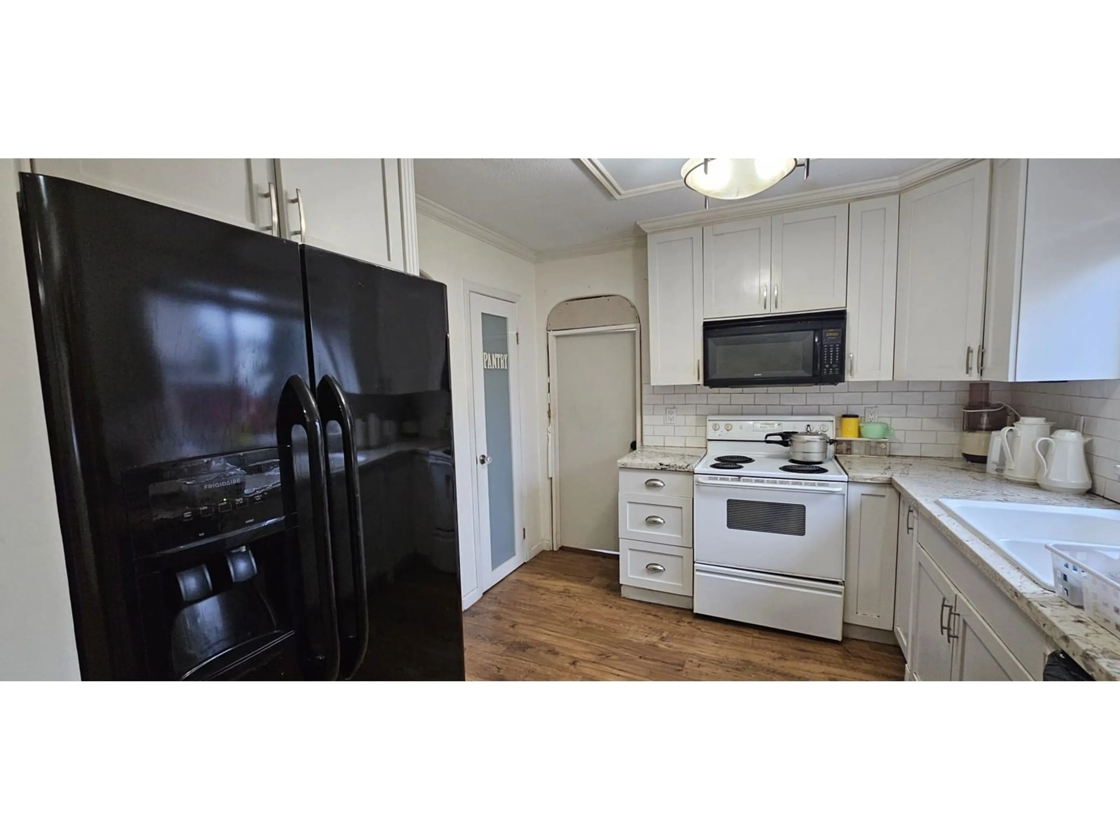 Standard kitchen, unknown for 3159 TOWNLINE ROAD, Abbotsford British Columbia V2T5J2