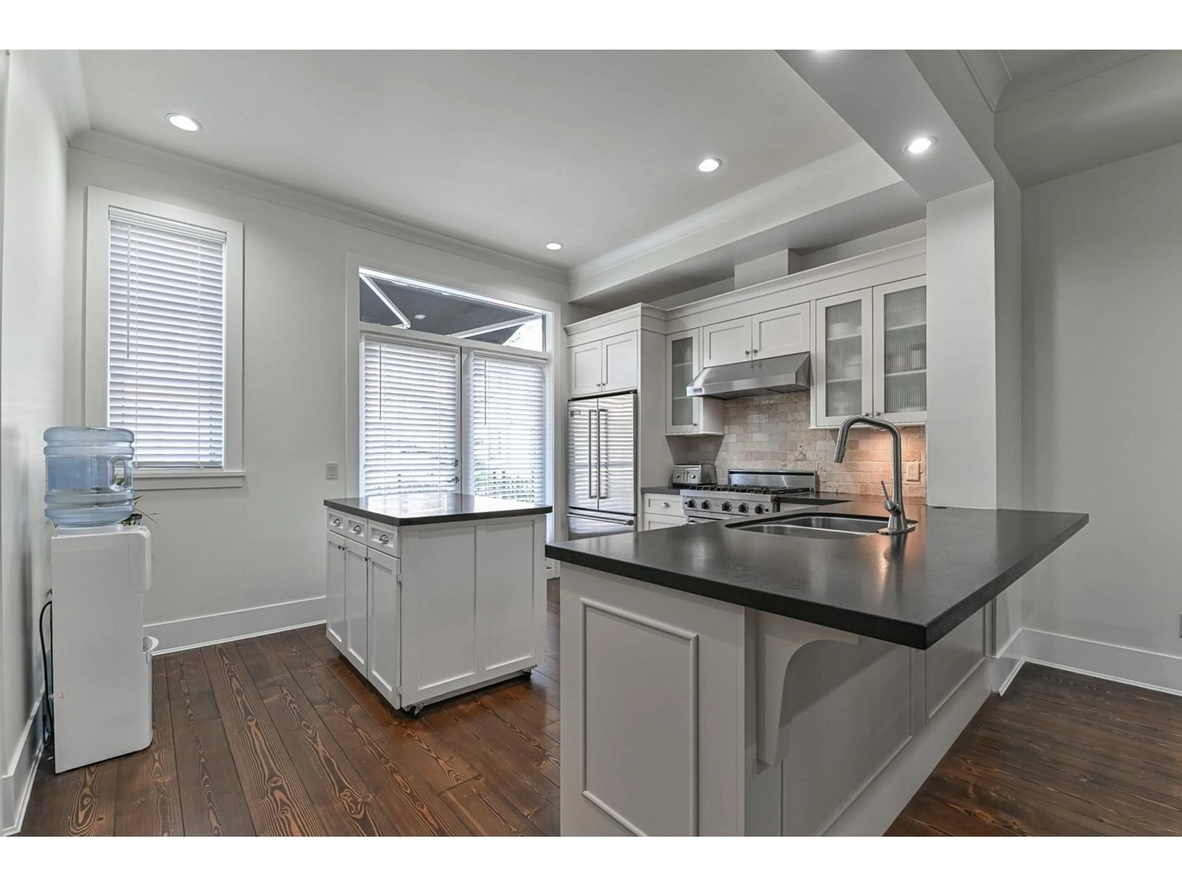 Open concept kitchen, unknown for 103 2580 LANGDON STREET, Abbotsford British Columbia V2T0A9