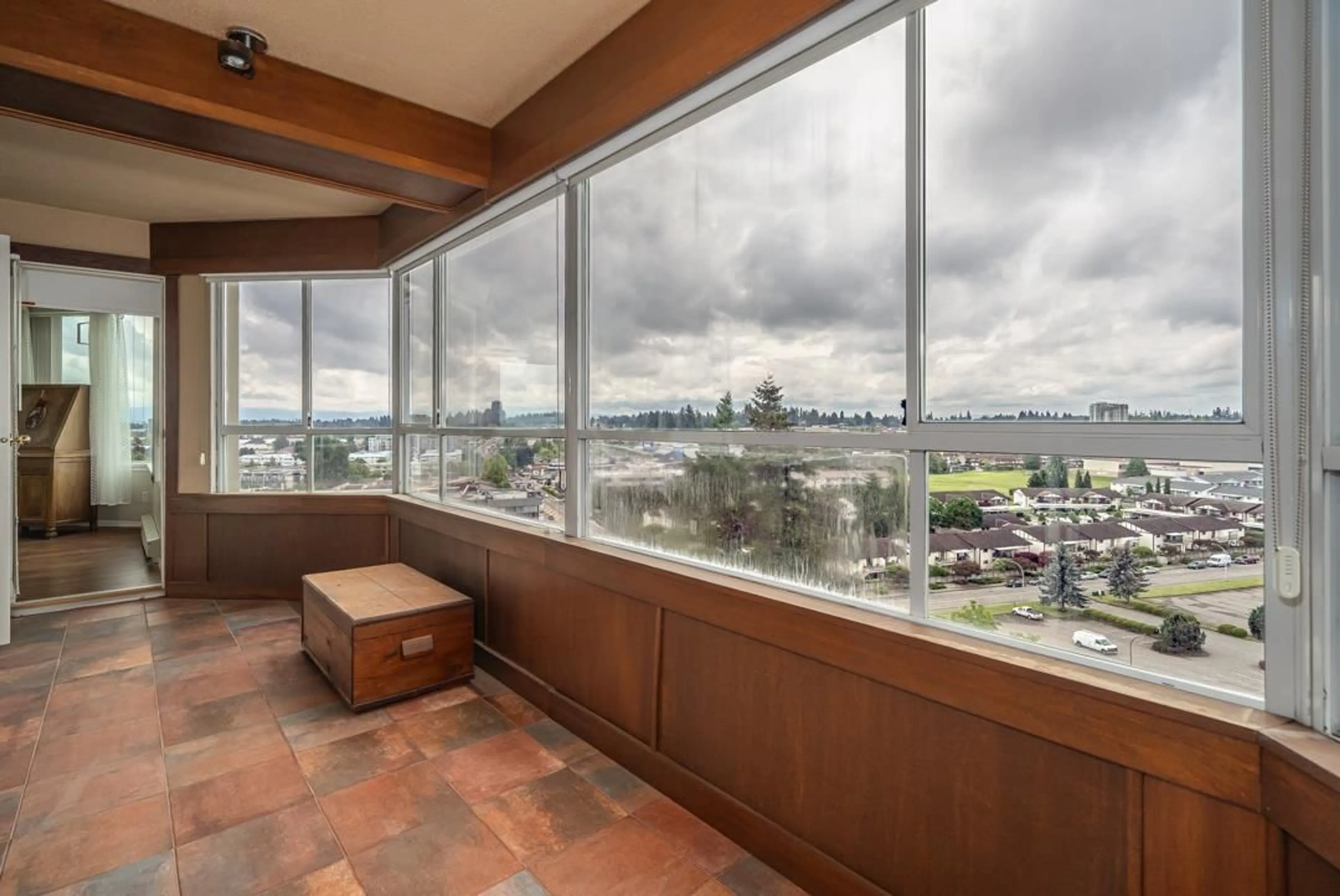 Indoor foyer for 1506 3150 GLADWIN ROAD, Abbotsford British Columbia V2S5S9