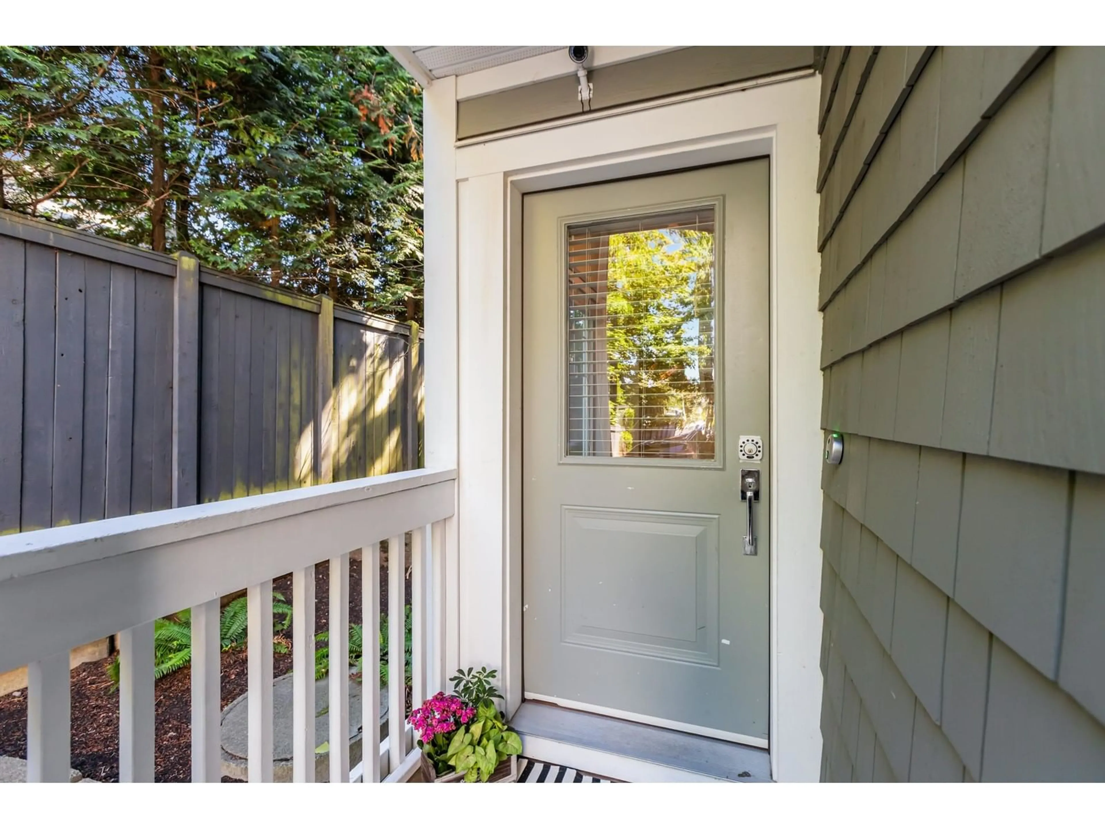 Indoor entryway for 35 15128 24 AVENUE, Surrey British Columbia V4A2H8