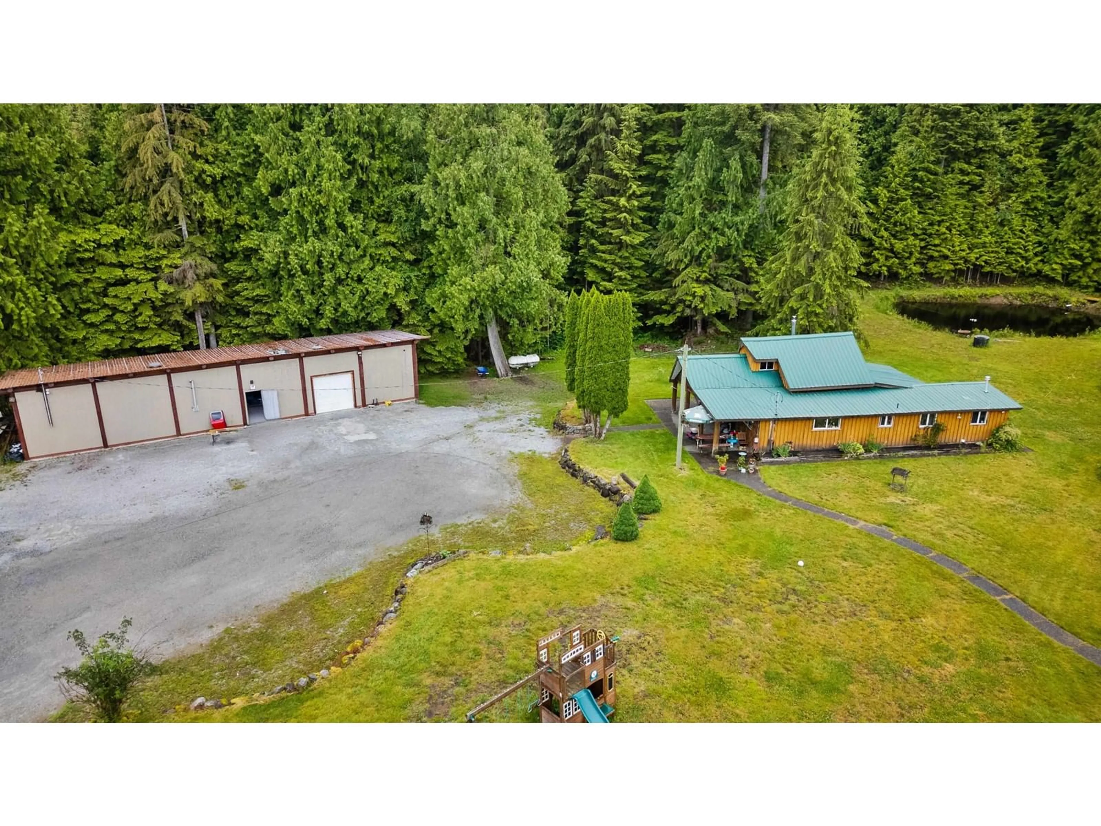 A pic from outside/outdoor area/front of a property/back of a property/a pic from drone, unknown for 32219 DEWDNEY TRUNK ROAD, Mission British Columbia V4S1L7