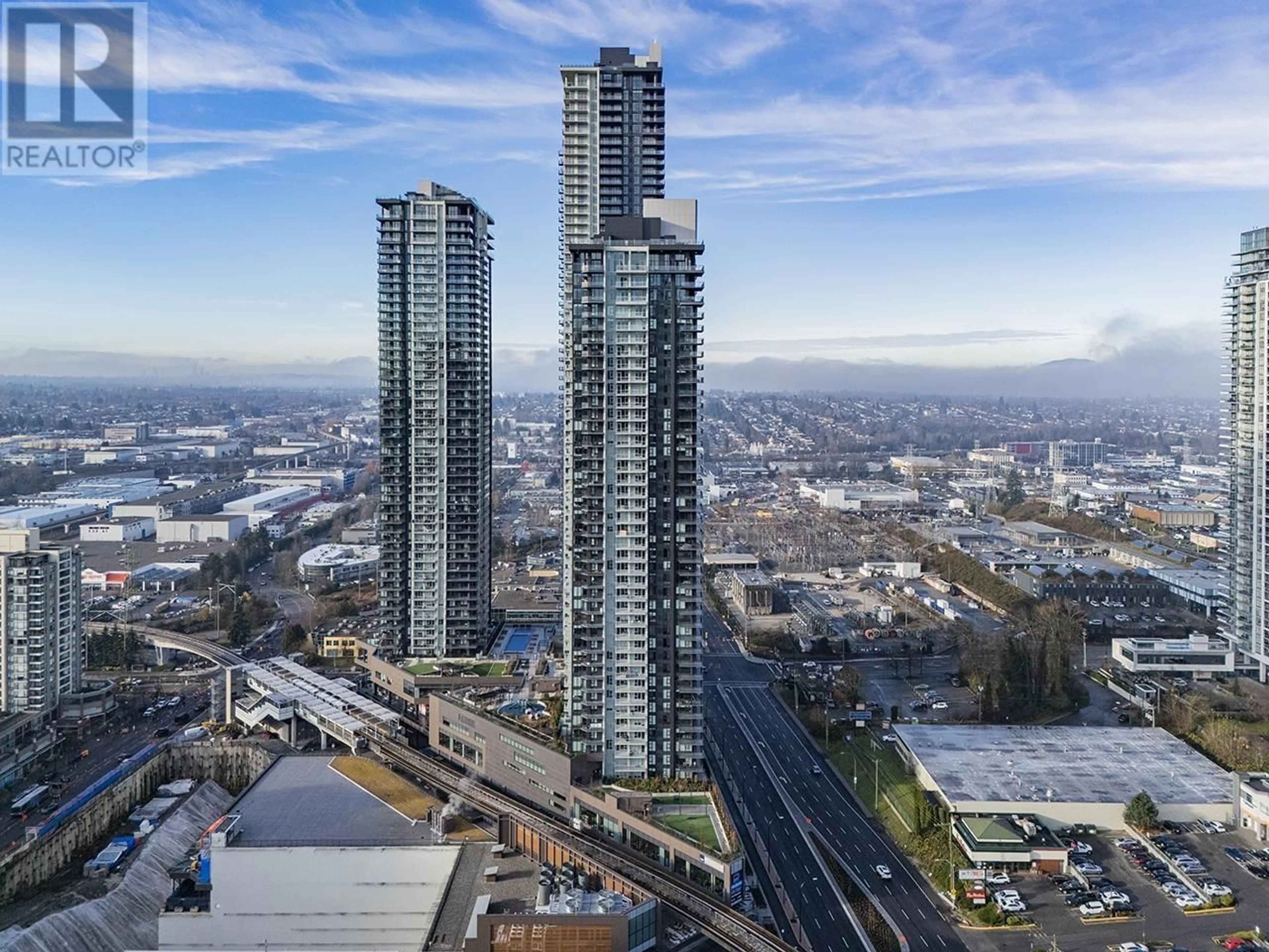 A pic from outside/outdoor area/front of a property/back of a property/a pic from drone, city buildings view from balcony for 2710 2108 GILMORE AVENUE, Burnaby British Columbia V5C0N8