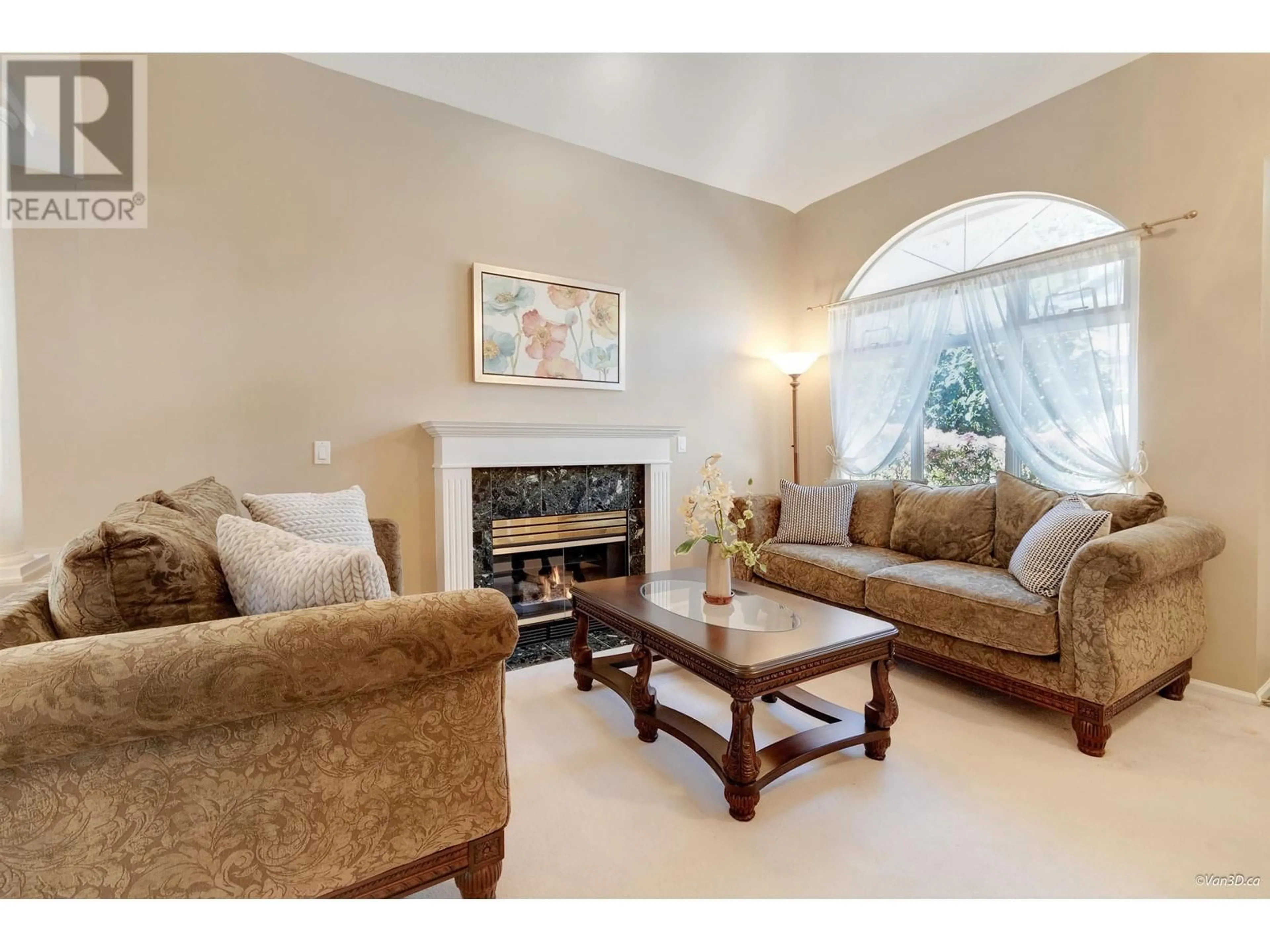 Living room with furniture, unknown for 1662 PLATEAU CRESCENT, Coquitlam British Columbia V3E3B3