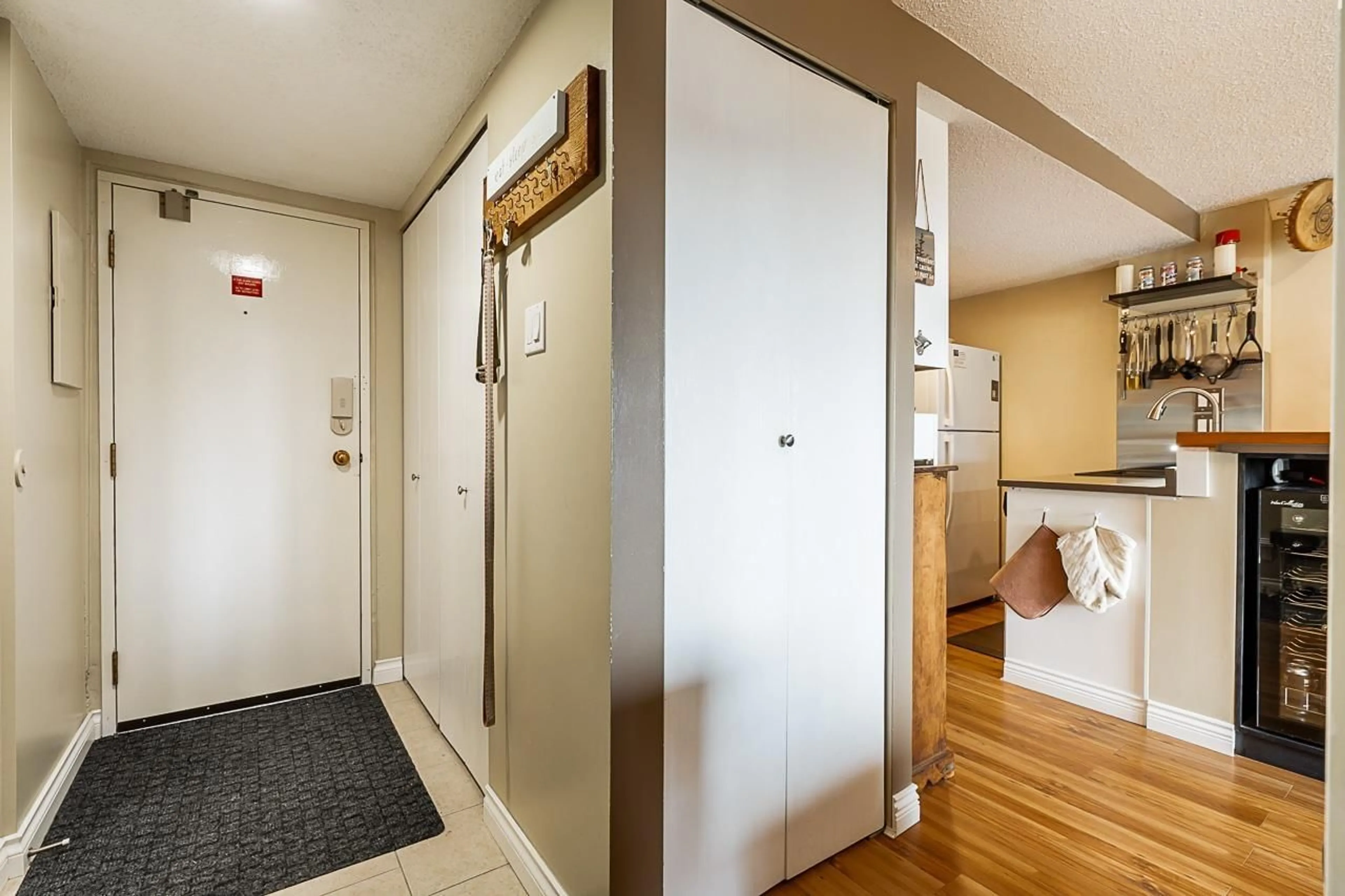 Indoor entryway for 406A - 21000 ENZIAN, Agassiz British Columbia V0M1A1