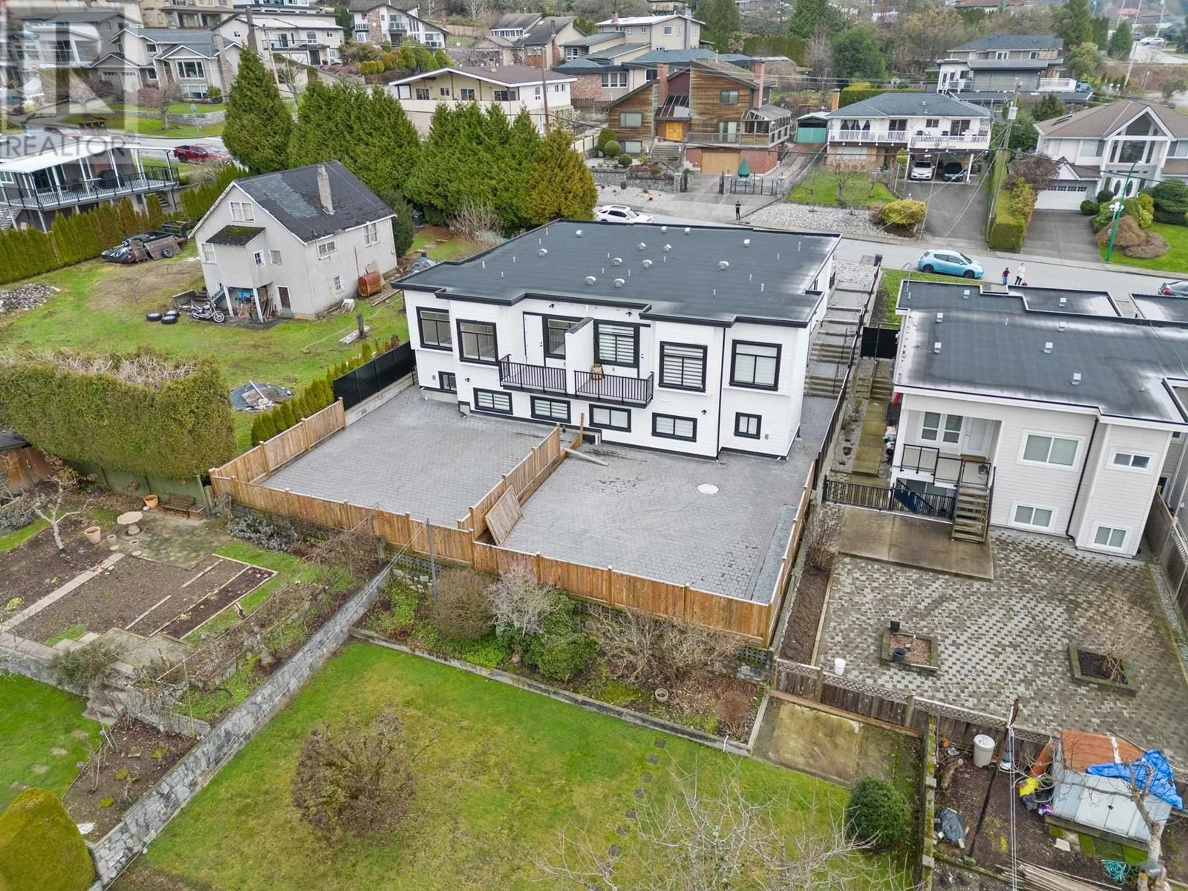 A pic from outside/outdoor area/front of a property/back of a property/a pic from drone, unknown for 1155 PHILLIPS AVENUE, Burnaby British Columbia V5A2V8