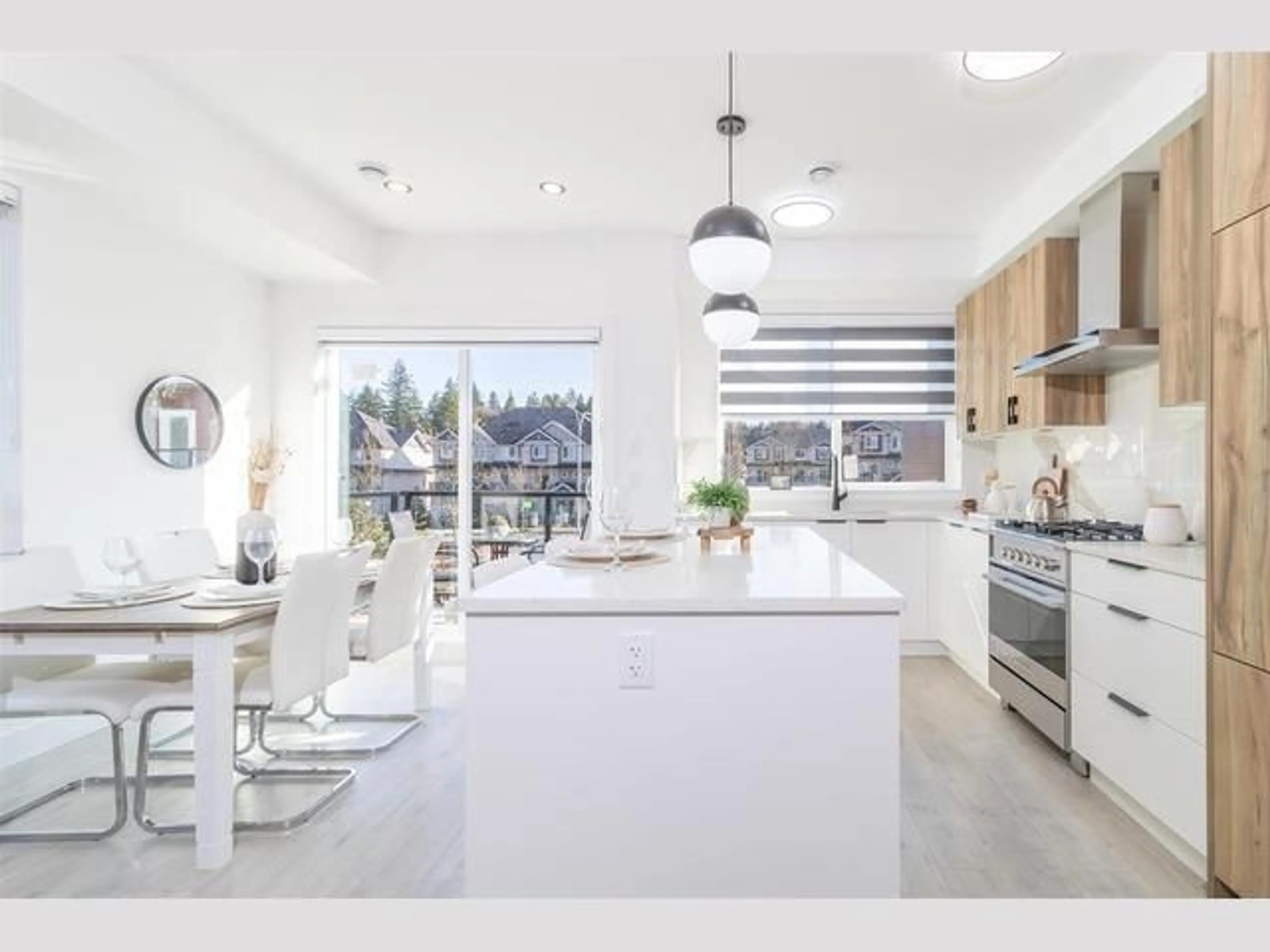 Contemporary kitchen, unknown for 21 13895 64 AVENUE, Surrey British Columbia V3W3N9