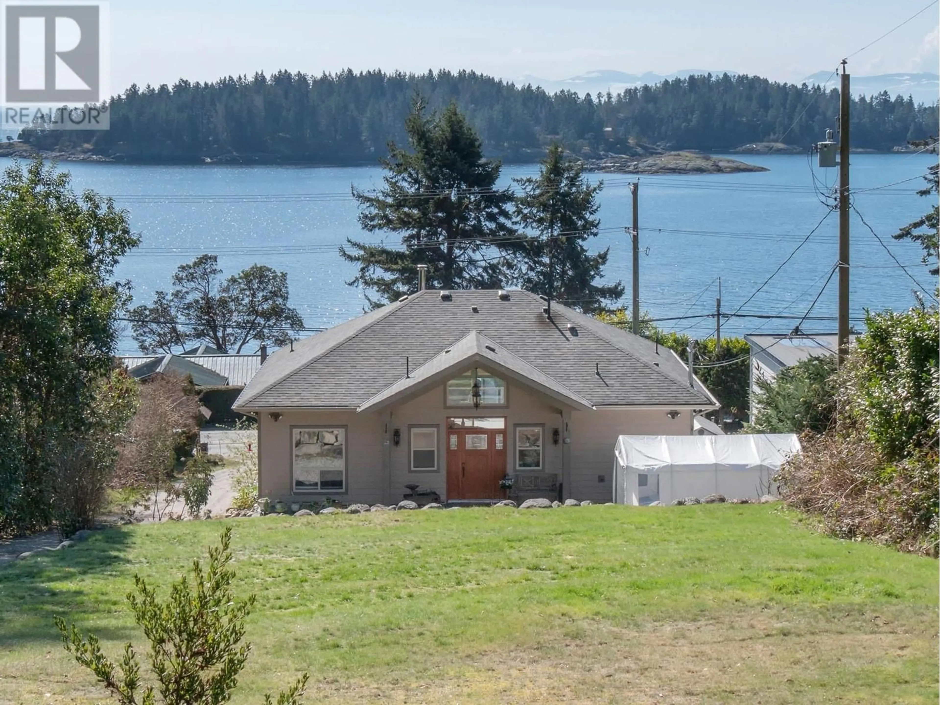 A pic from outside/outdoor area/front of a property/back of a property/a pic from drone, water/lake/river/ocean view for 6682 SUNSHINE COAST HIGHWAY, Sechelt British Columbia V0N3A8