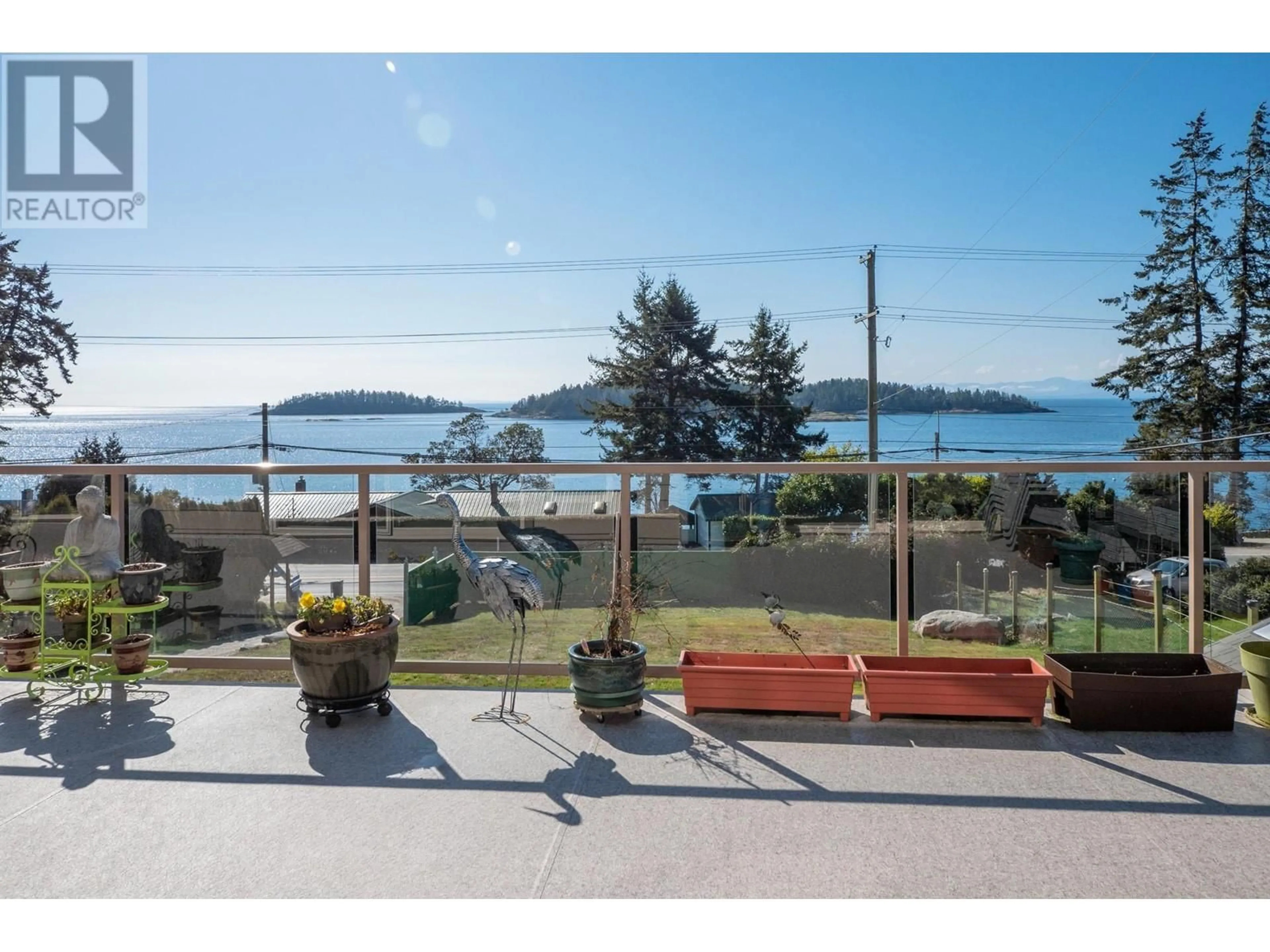 Patio, water/lake/river/ocean view for 6682 SUNSHINE COAST HIGHWAY, Sechelt British Columbia V0N3A8