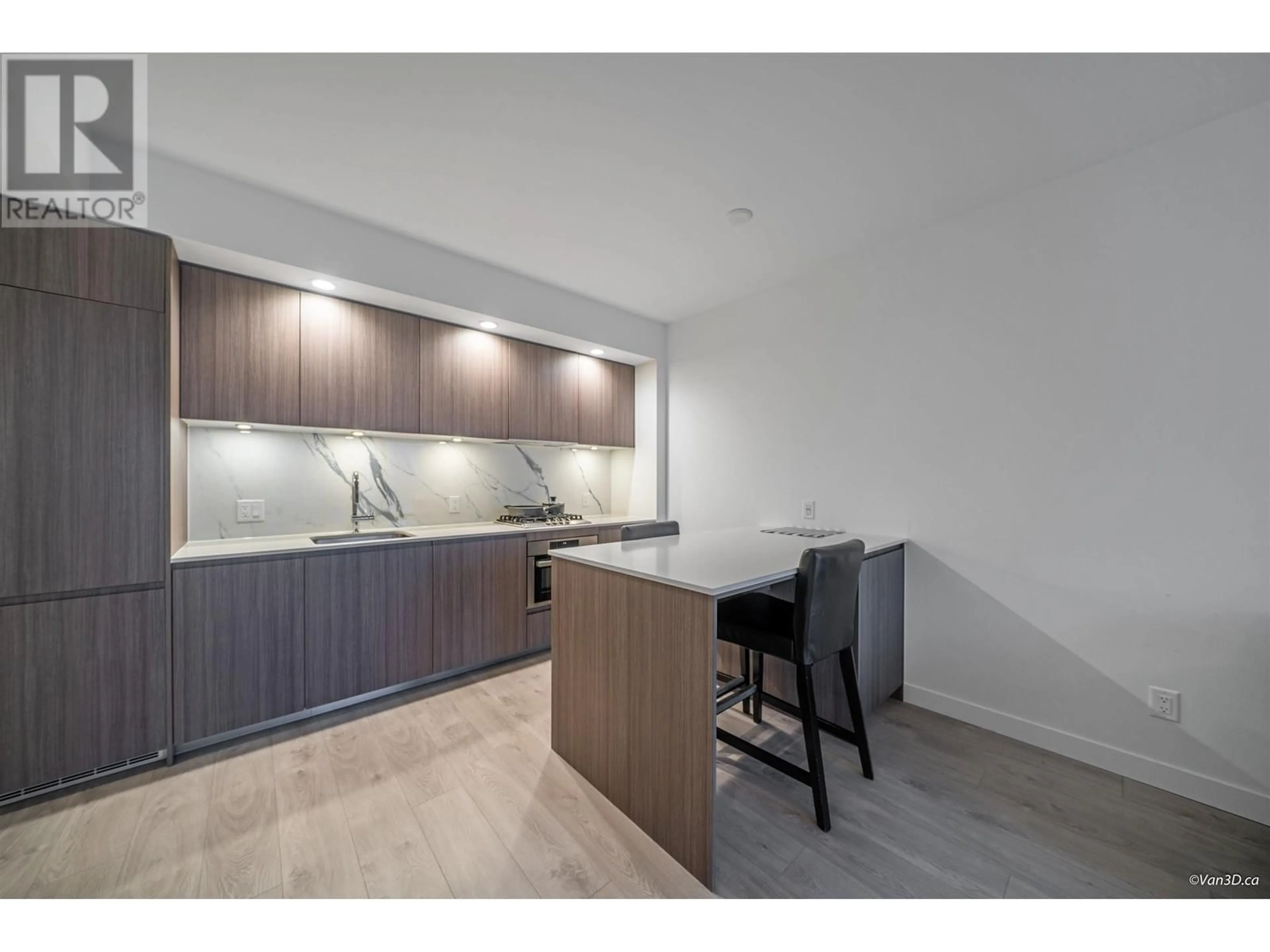 Standard kitchen, unknown for 901 6463 SILVER AVENUE, Burnaby British Columbia V5H0K4