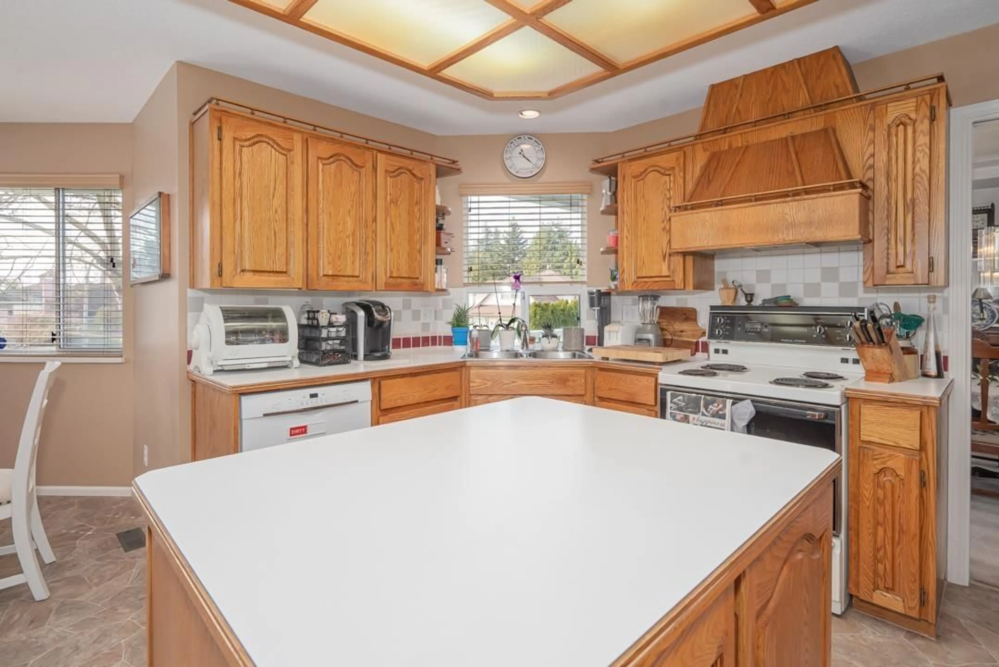 Standard kitchen, unknown for 14206 86 AVENUE, Surrey British Columbia V3W0S6