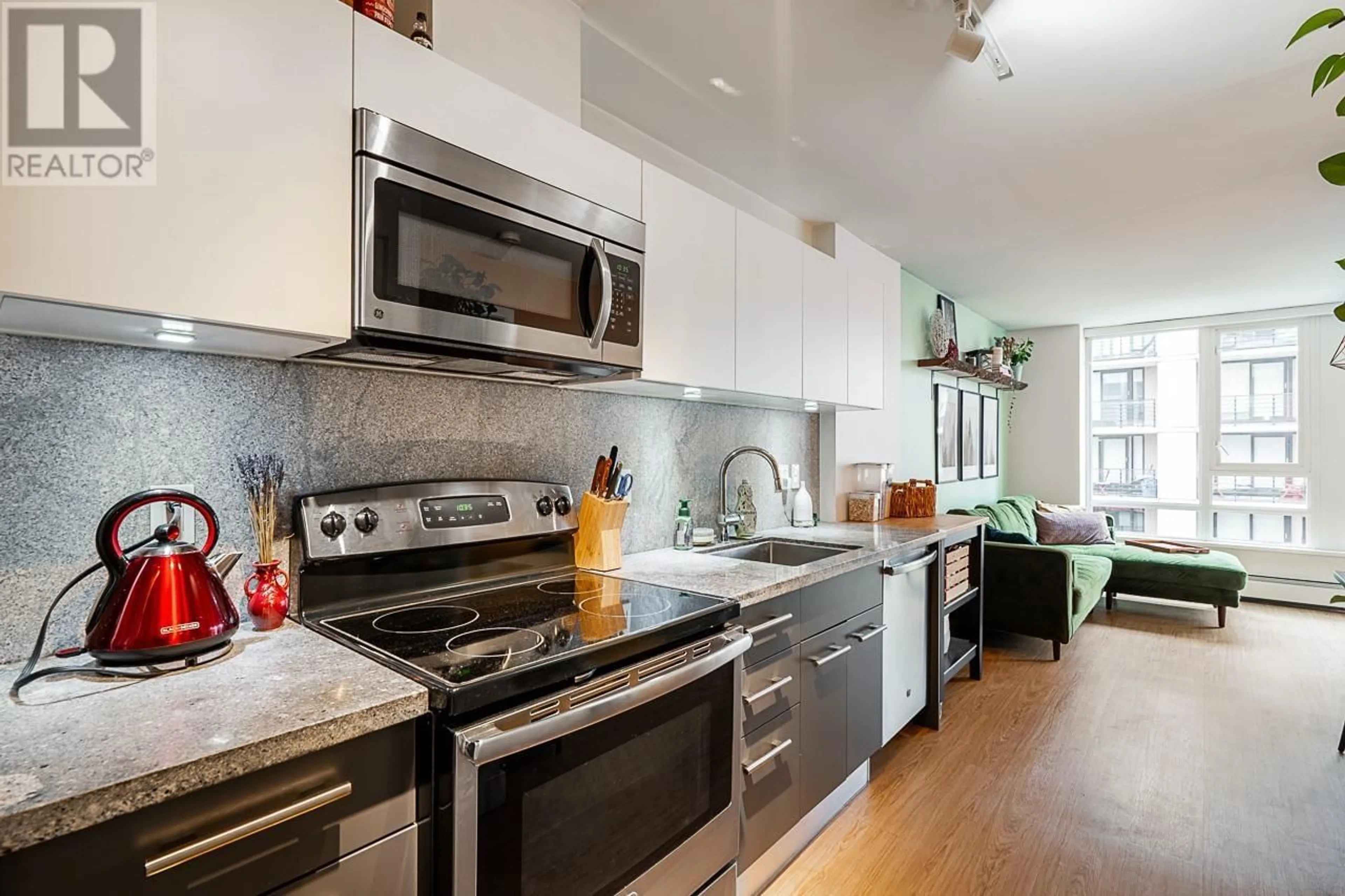 Open concept kitchen, unknown for 606 188 KEEFER STREET, Vancouver British Columbia V6A0E3