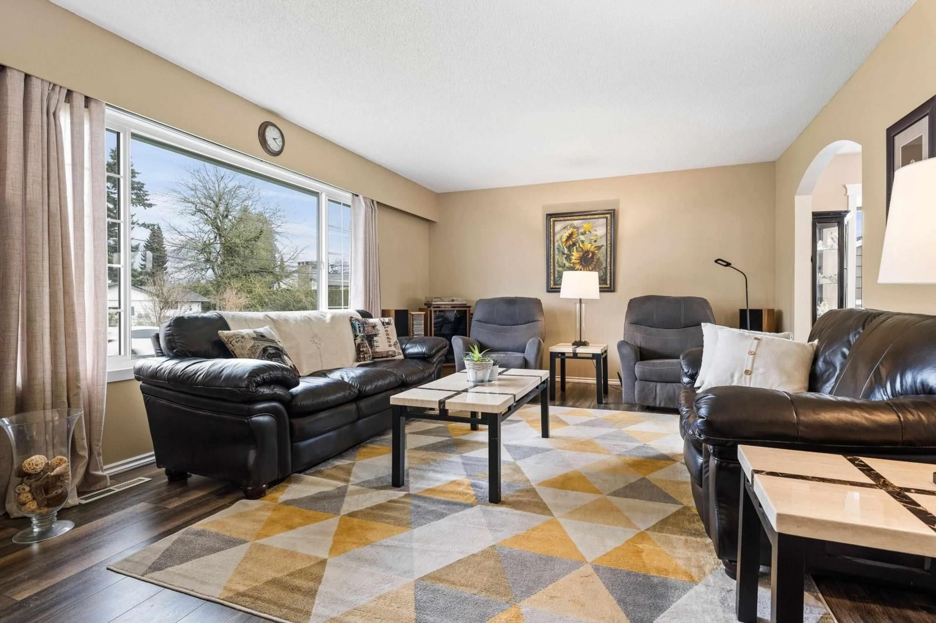 Living room with furniture, unknown for 46554 BRICE ROAD|Fairfield Island, Chilliwack British Columbia V2P3V5