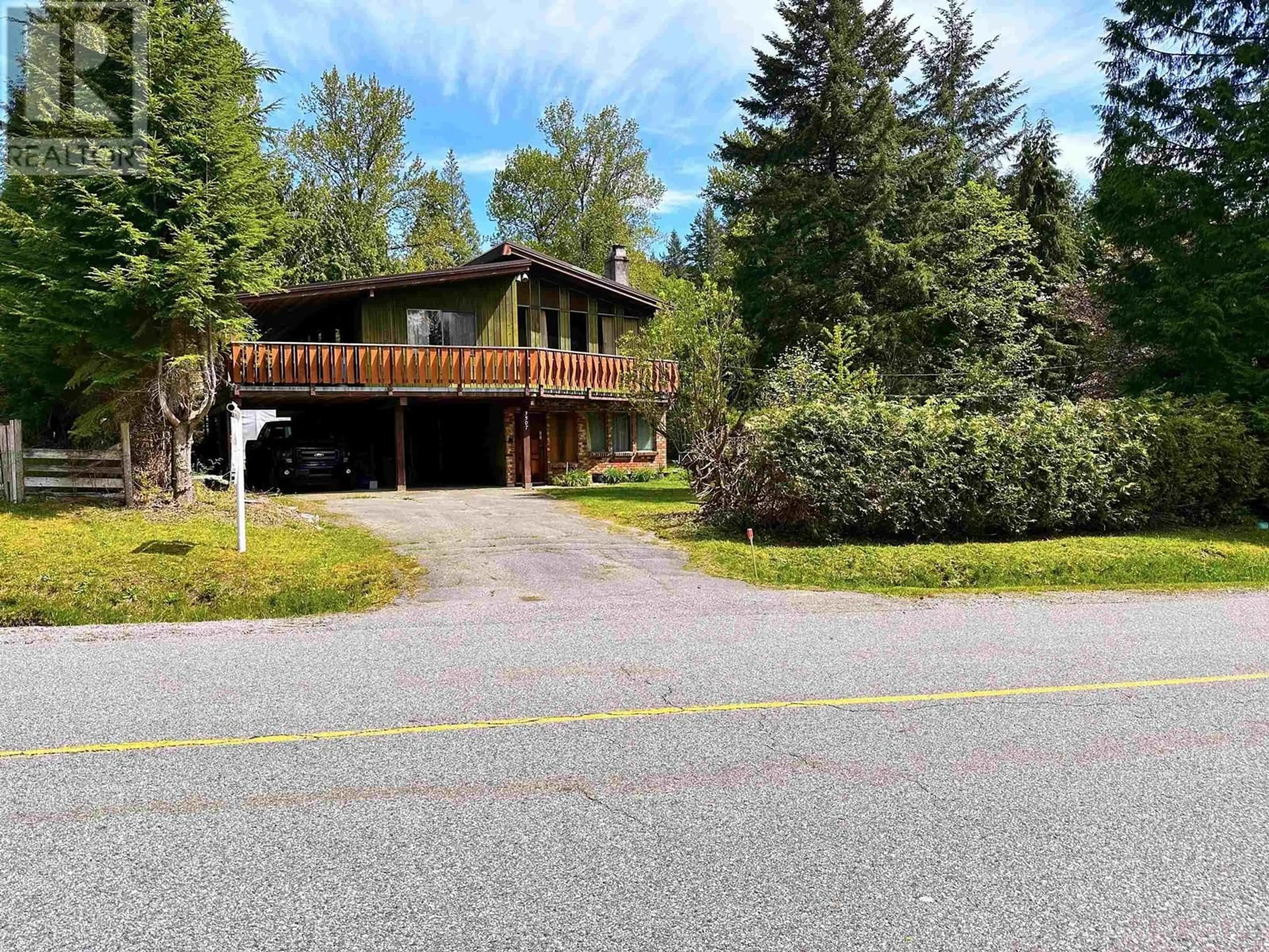 A pic from outside/outdoor area/front of a property/back of a property/a pic from drone, unknown for 3307 COY AVENUE, Coquitlam British Columbia V3E3H3