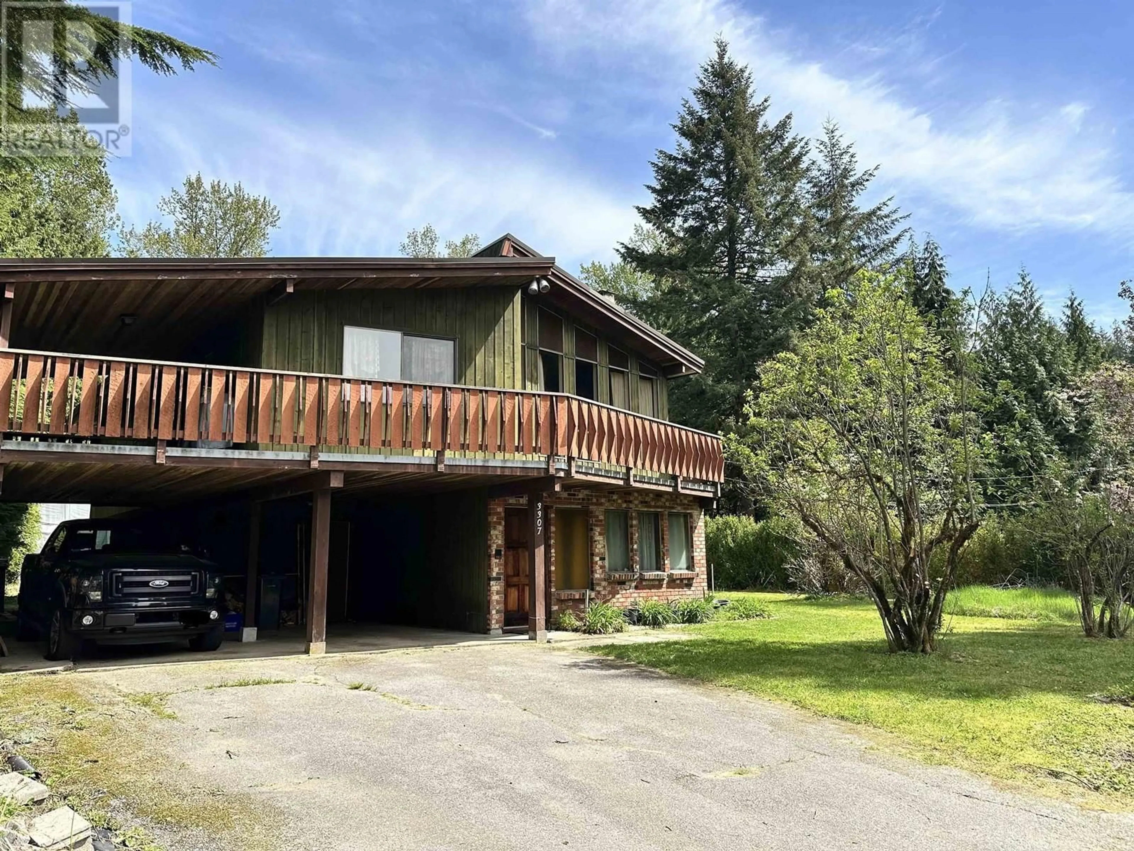 A pic from outside/outdoor area/front of a property/back of a property/a pic from drone, unknown for 3307 COY AVENUE, Coquitlam British Columbia V3E3H3