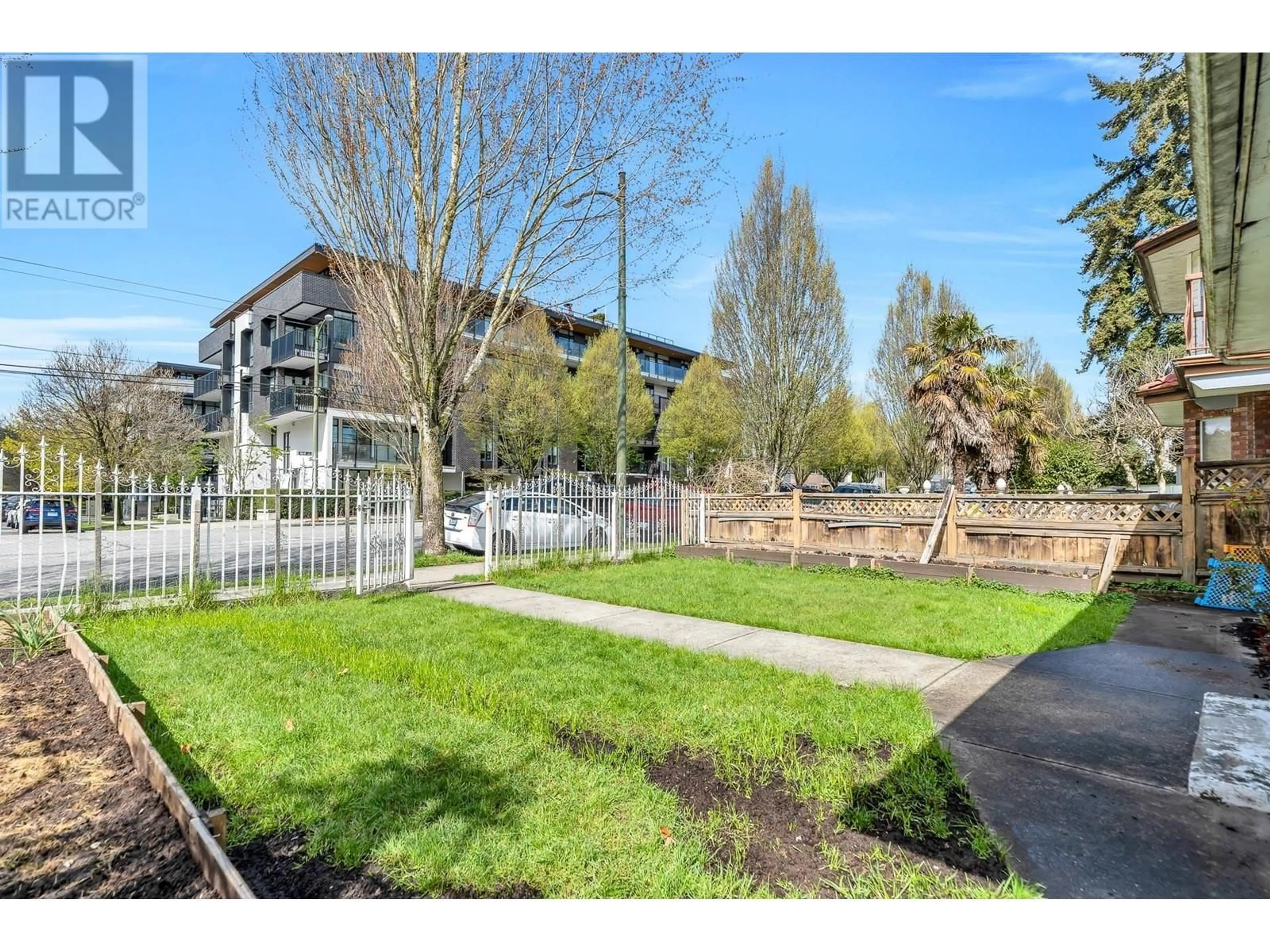 A pic from outside/outdoor area/front of a property/back of a property/a pic from drone, street for 5092 MAIN STREET, Vancouver British Columbia V5W2R3