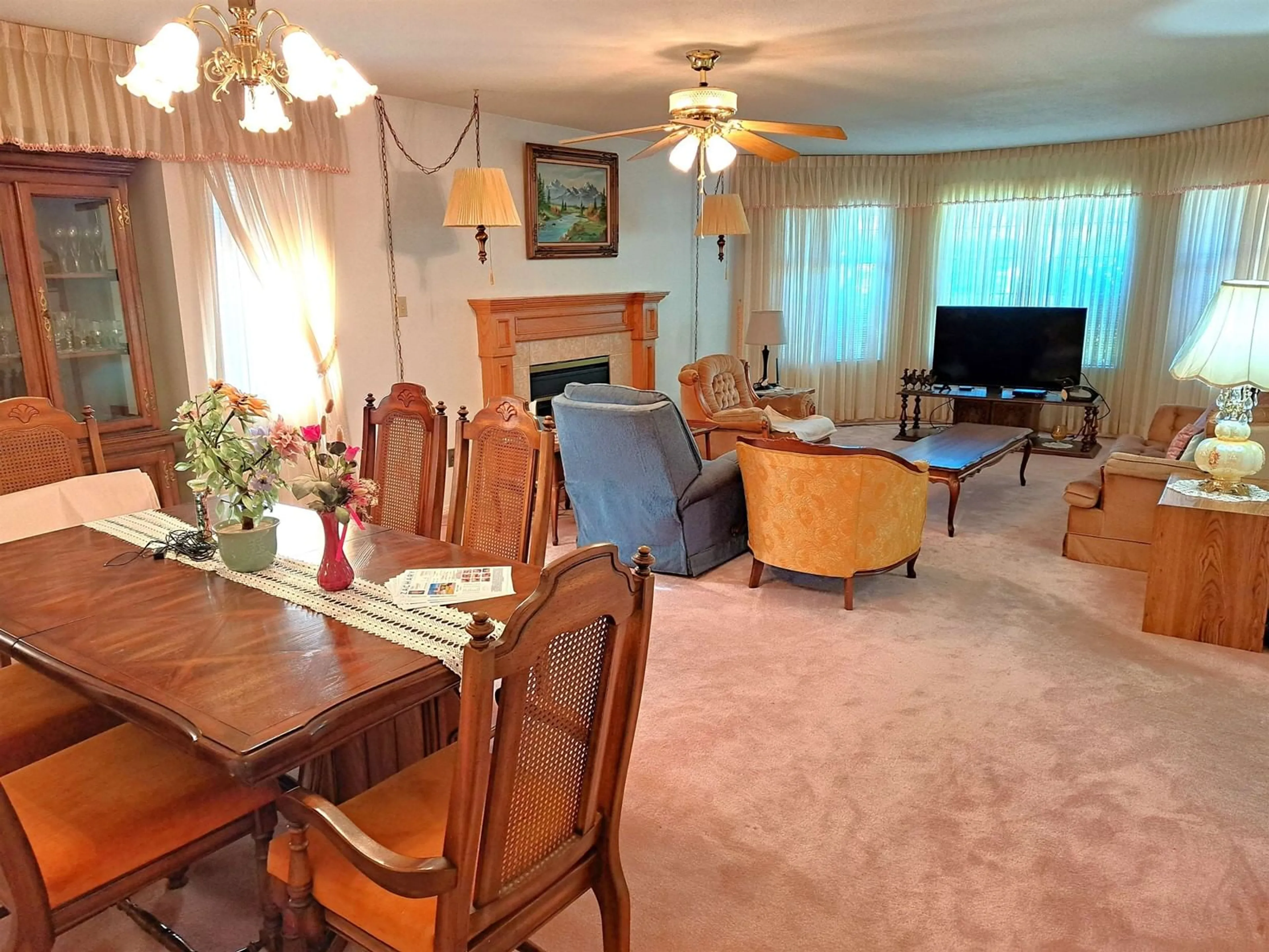 Living room with furniture, unknown for 8816 157, Surrey British Columbia V4N2Y8