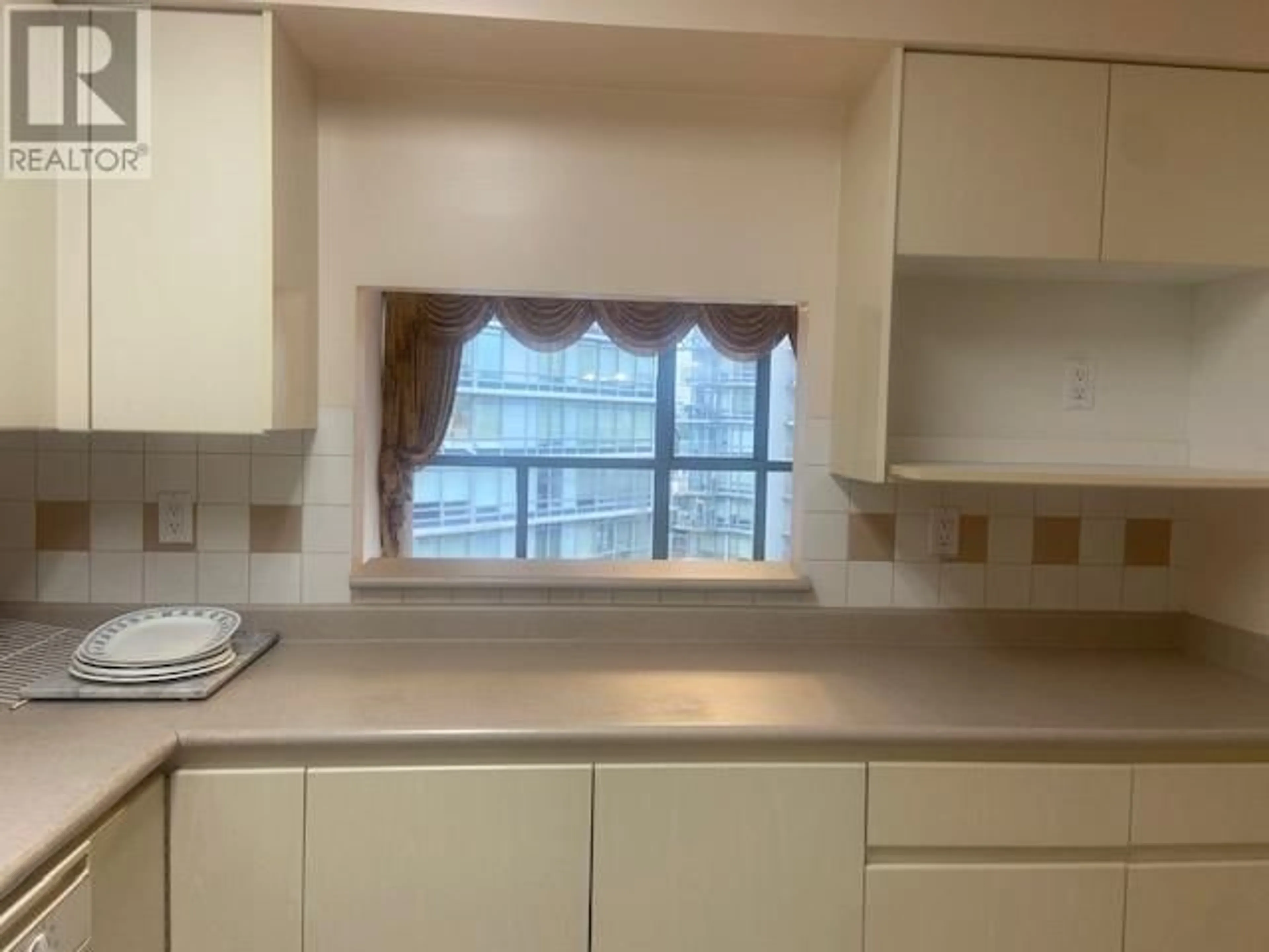 Standard kitchen, unknown for 703 8246 LANSDOWNE ROAD, Richmond British Columbia V6X3Y4