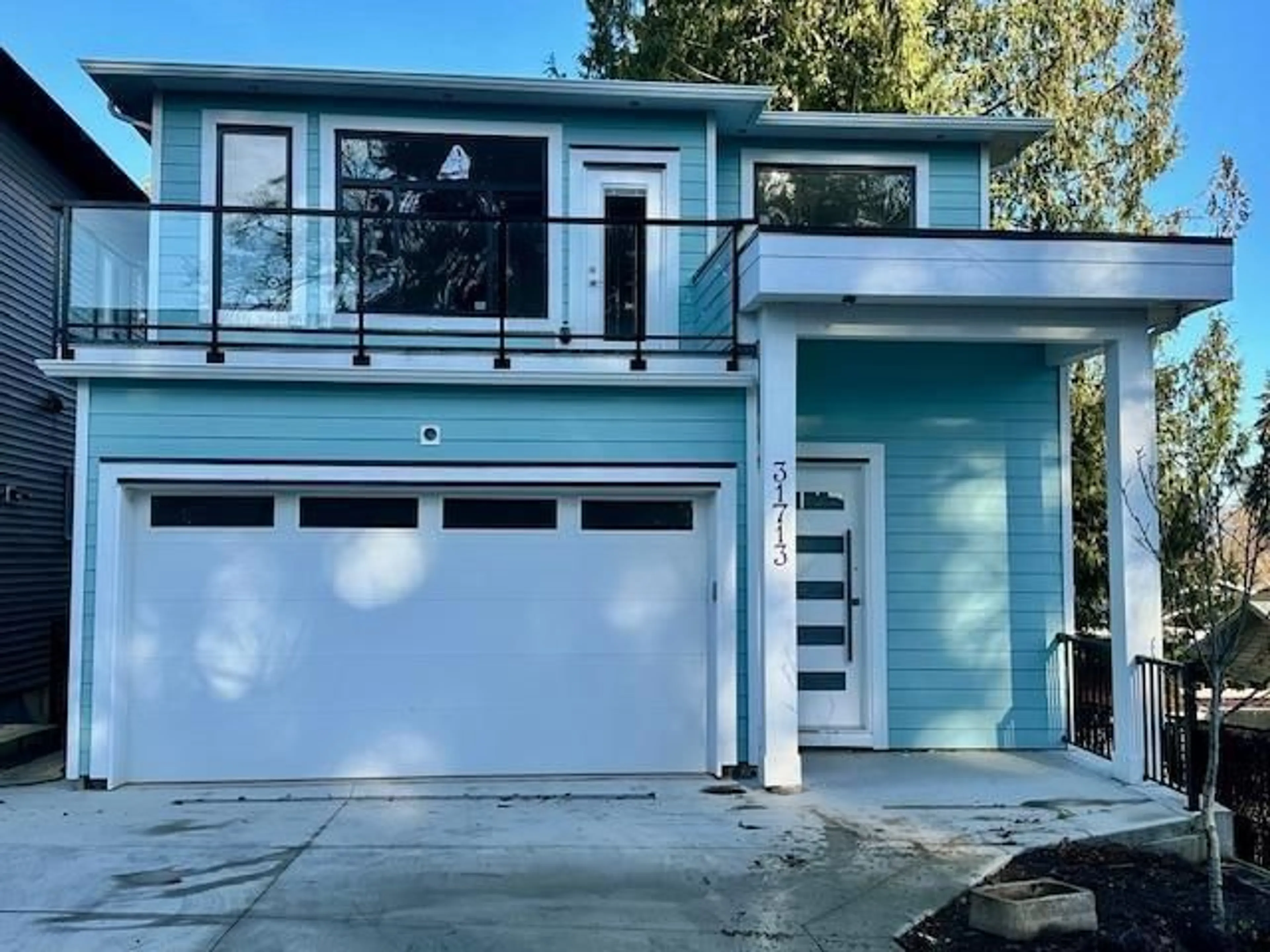 Home with vinyl exterior material, street for 31713 UPLAND CRESCENT, Abbotsford British Columbia V2T2G4