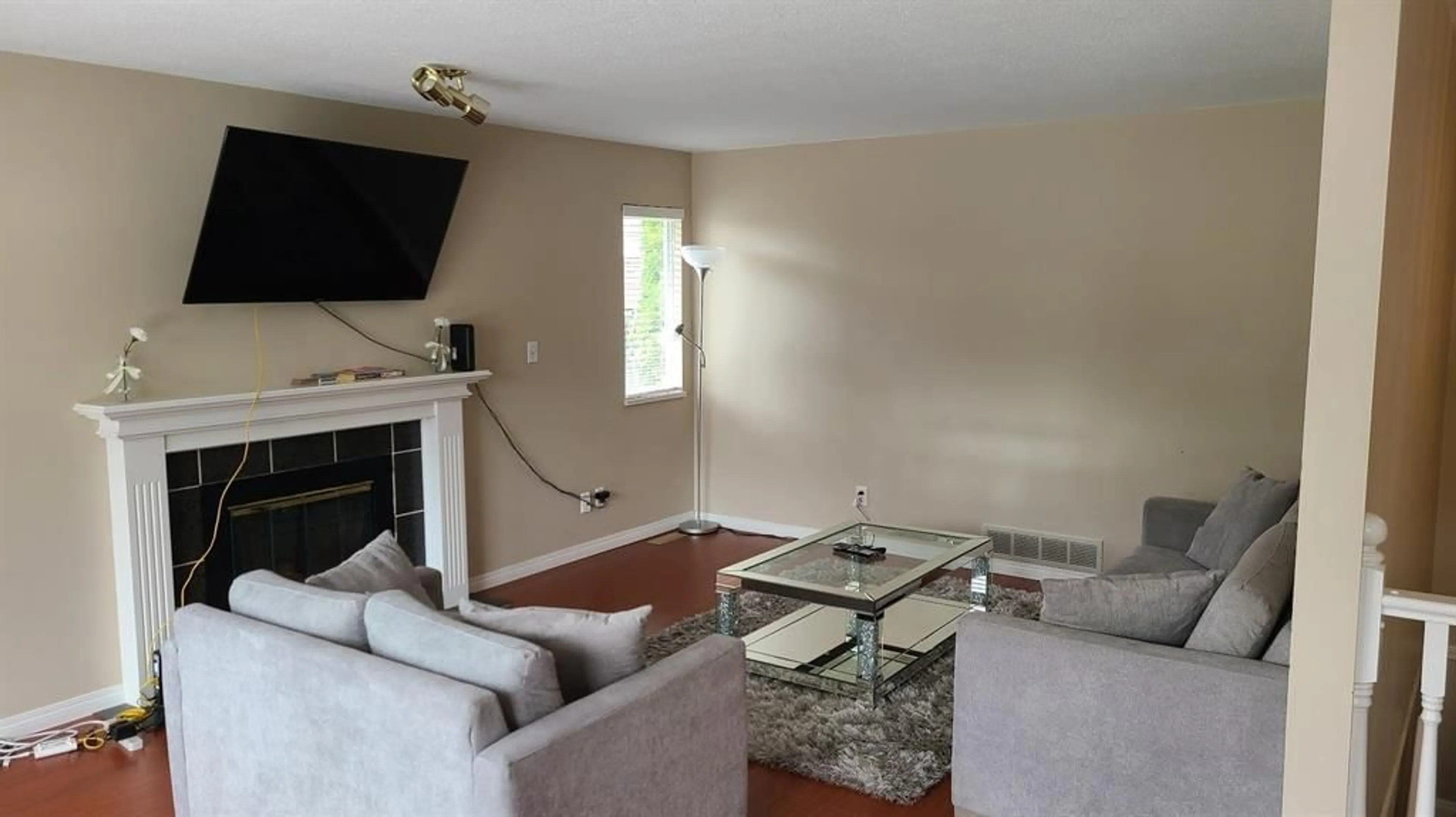 Living room with furniture, wood/laminate floor for 35351 SANDY HILL ROAD, Abbotsford British Columbia V3G1J2