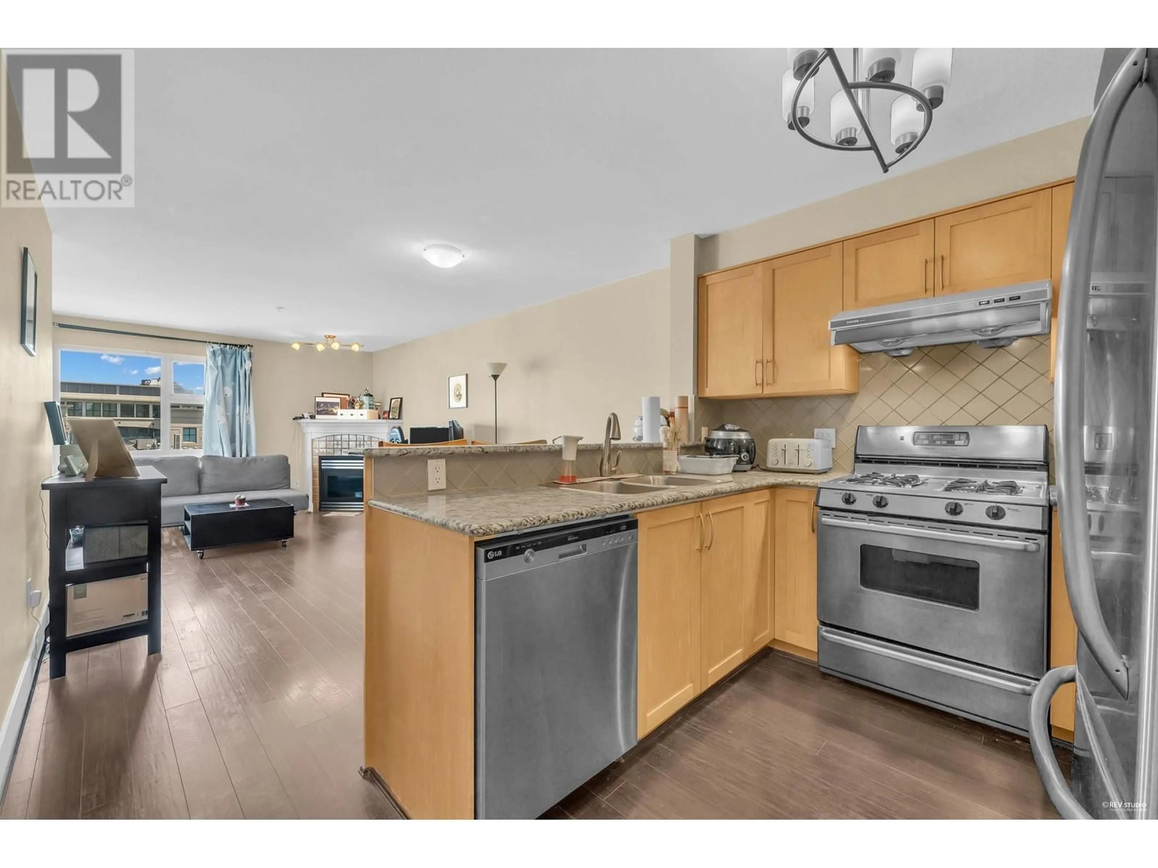 Open concept kitchen, unknown for 306 1858 W 5TH AVENUE, Vancouver British Columbia V6J1P3