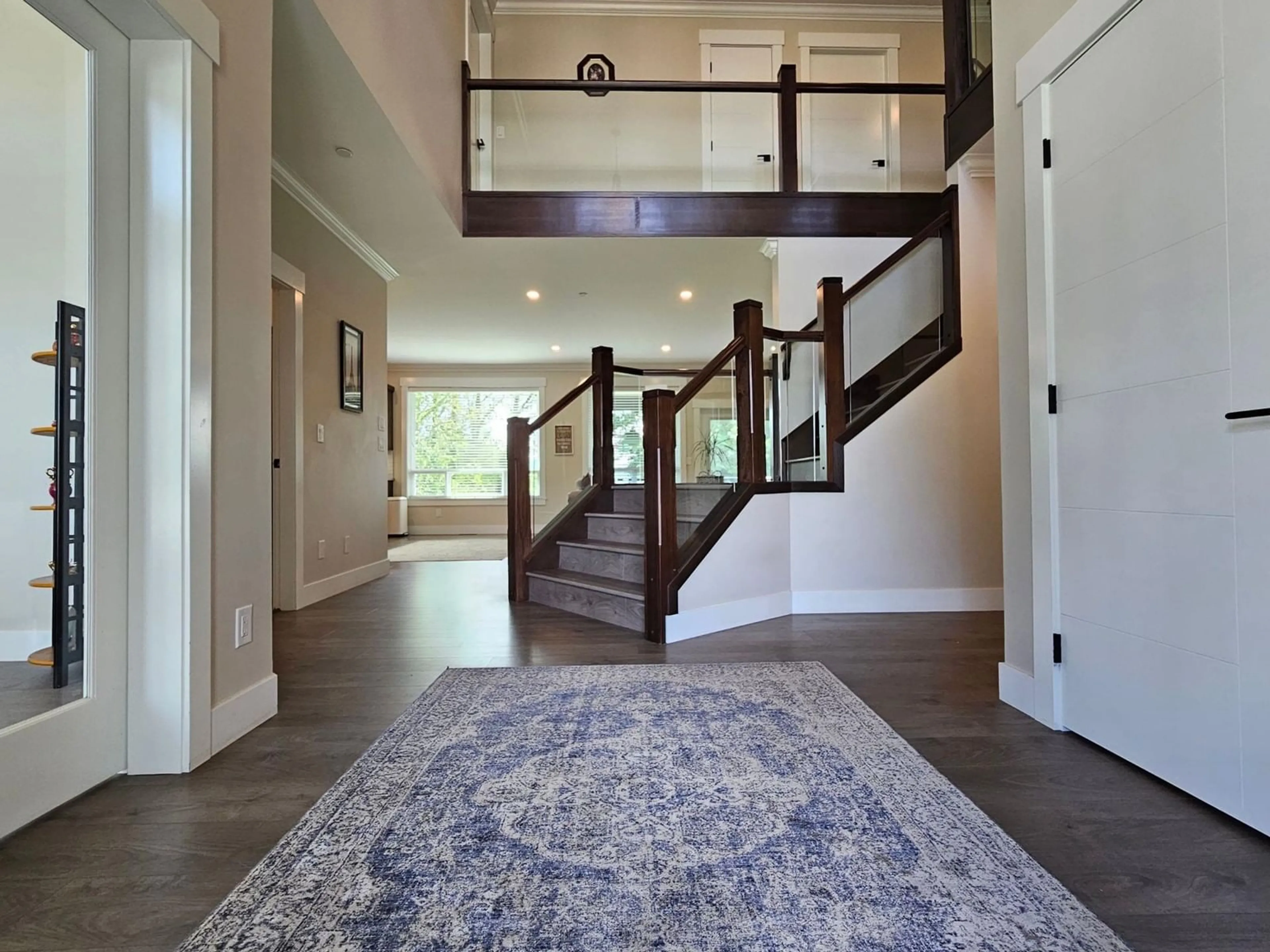 Indoor entryway for 35266 EWERT AVENUE, Mission British Columbia V2V6S6