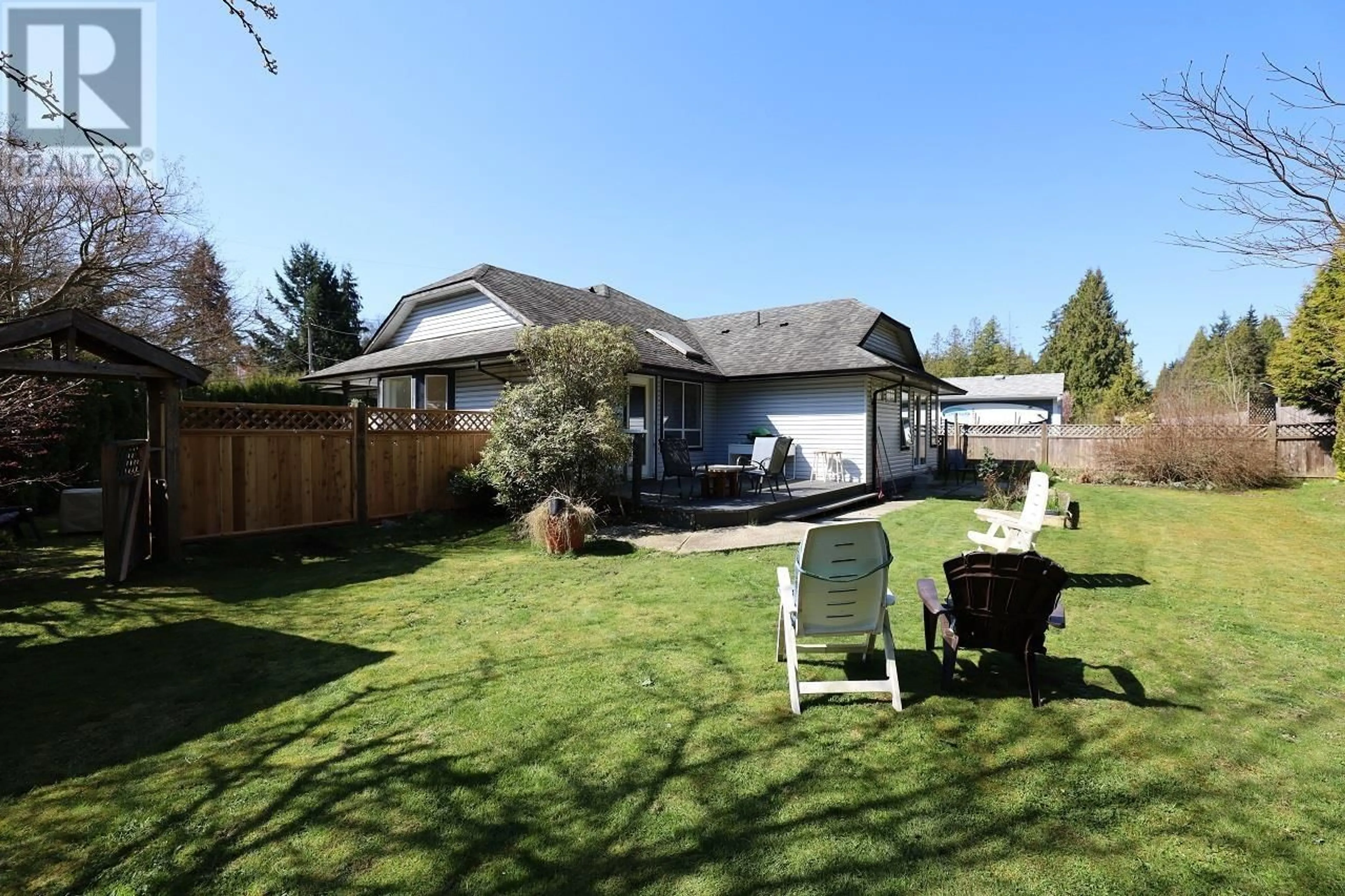 Patio, unknown for 1546 LARCHBERRY WAY, Gibsons British Columbia V0N1V5