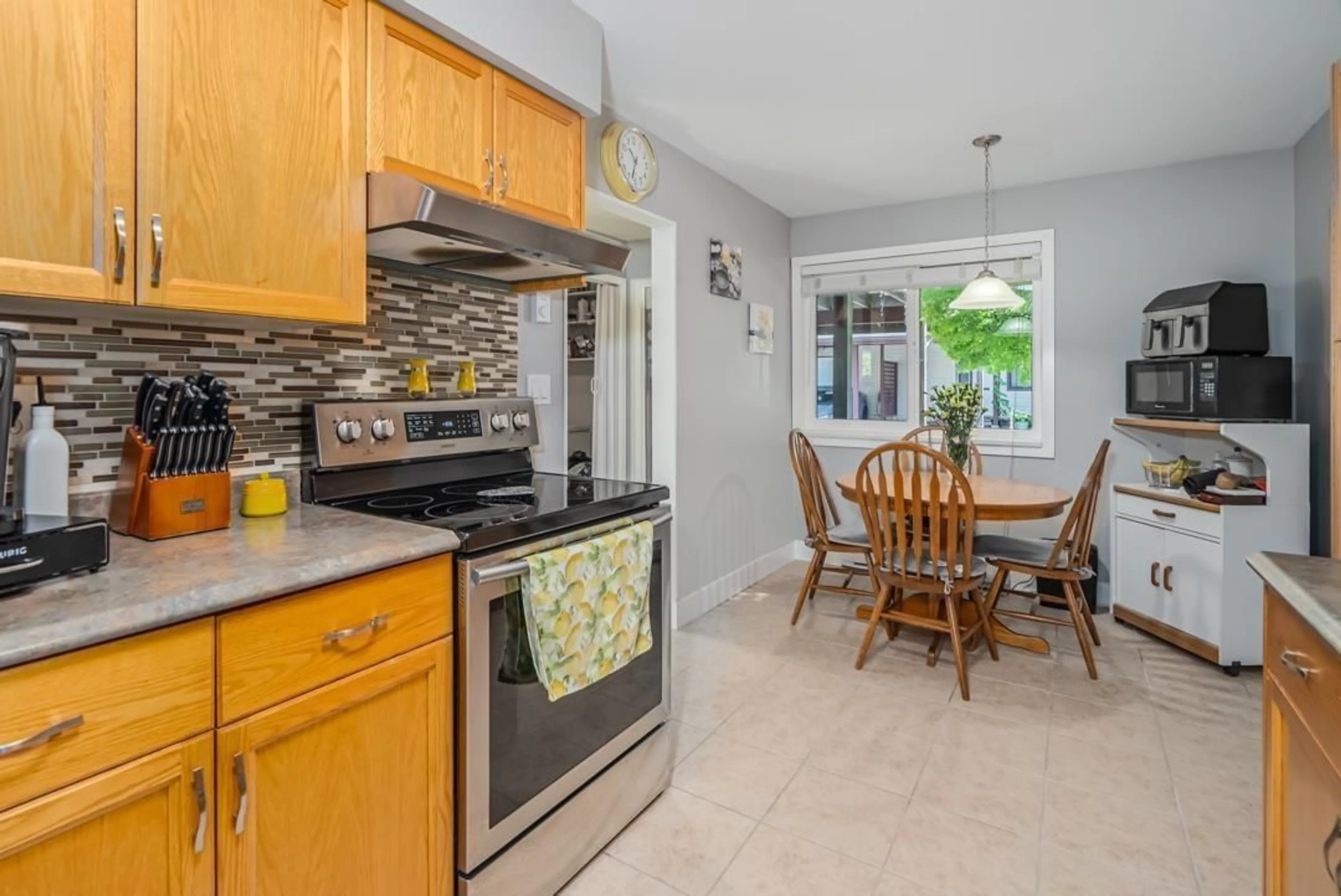 Standard kitchen, ceramic/tile floor for 20 13990 74 AVENUE, Surrey British Columbia V3W7E6