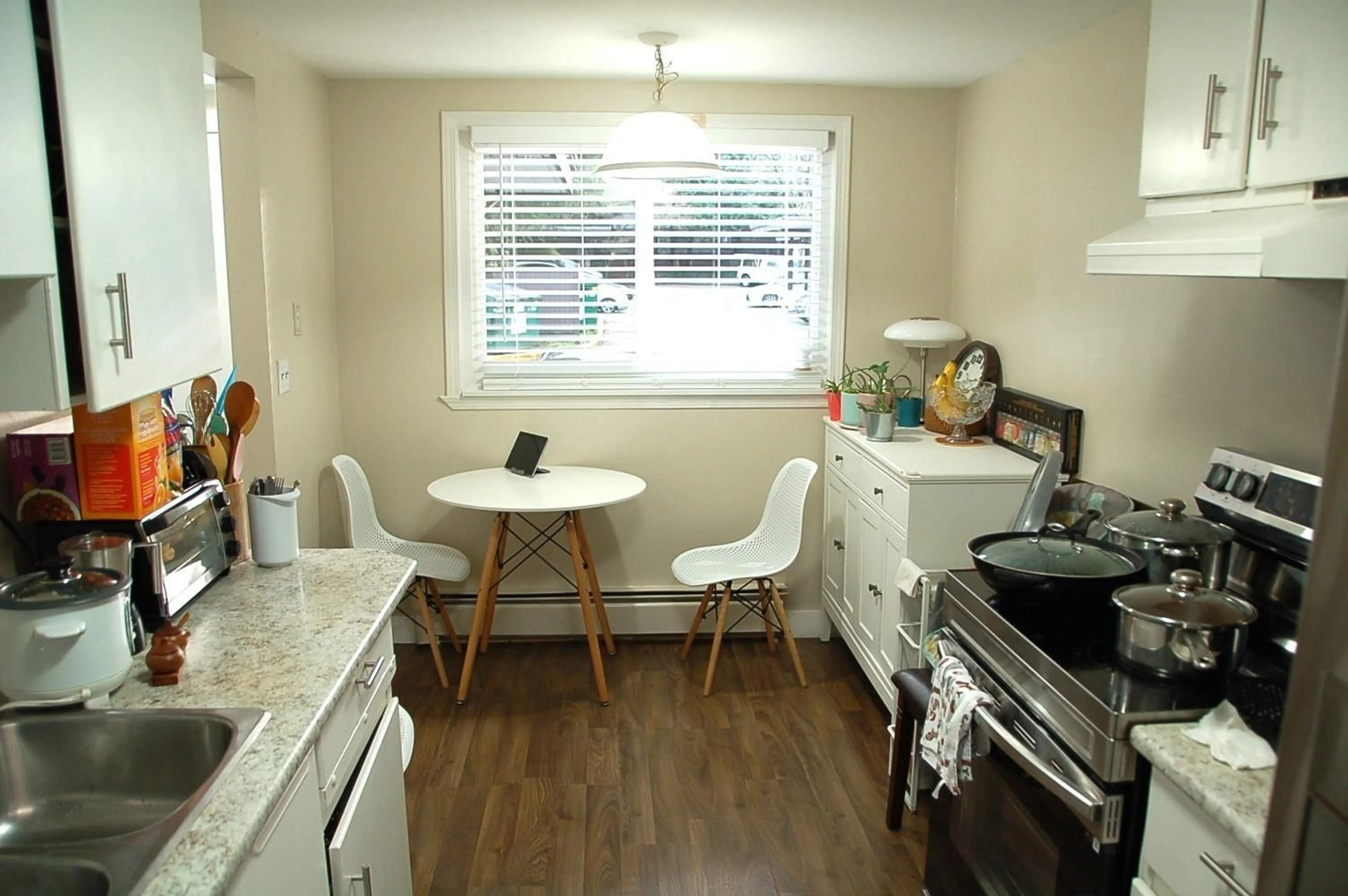 Standard kitchen, wood/laminate floor for 245 7451 140 STREET, Surrey British Columbia V3W6G5