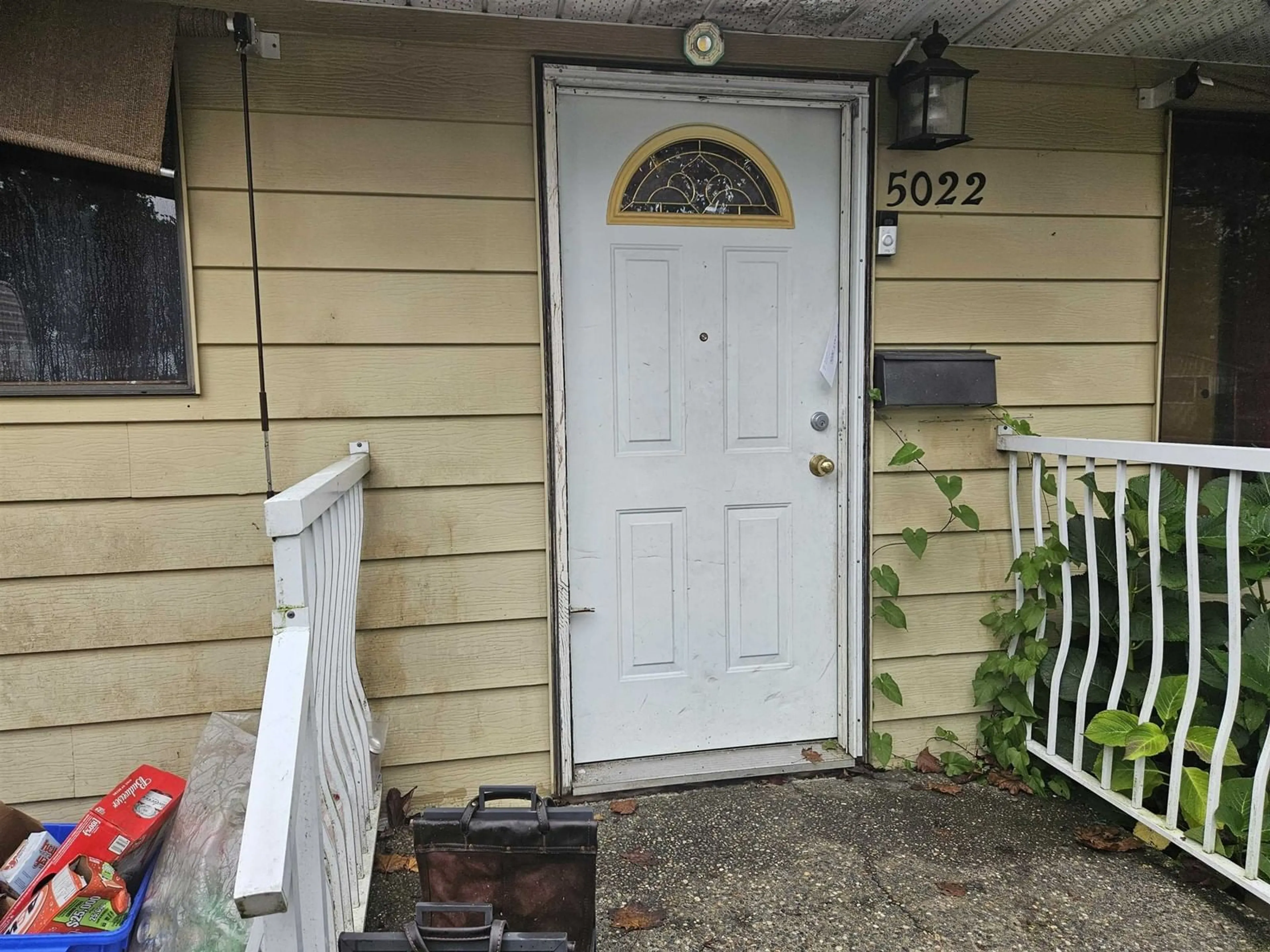 Indoor entryway for 5022 205B STREET, Langley British Columbia V3A6Z5