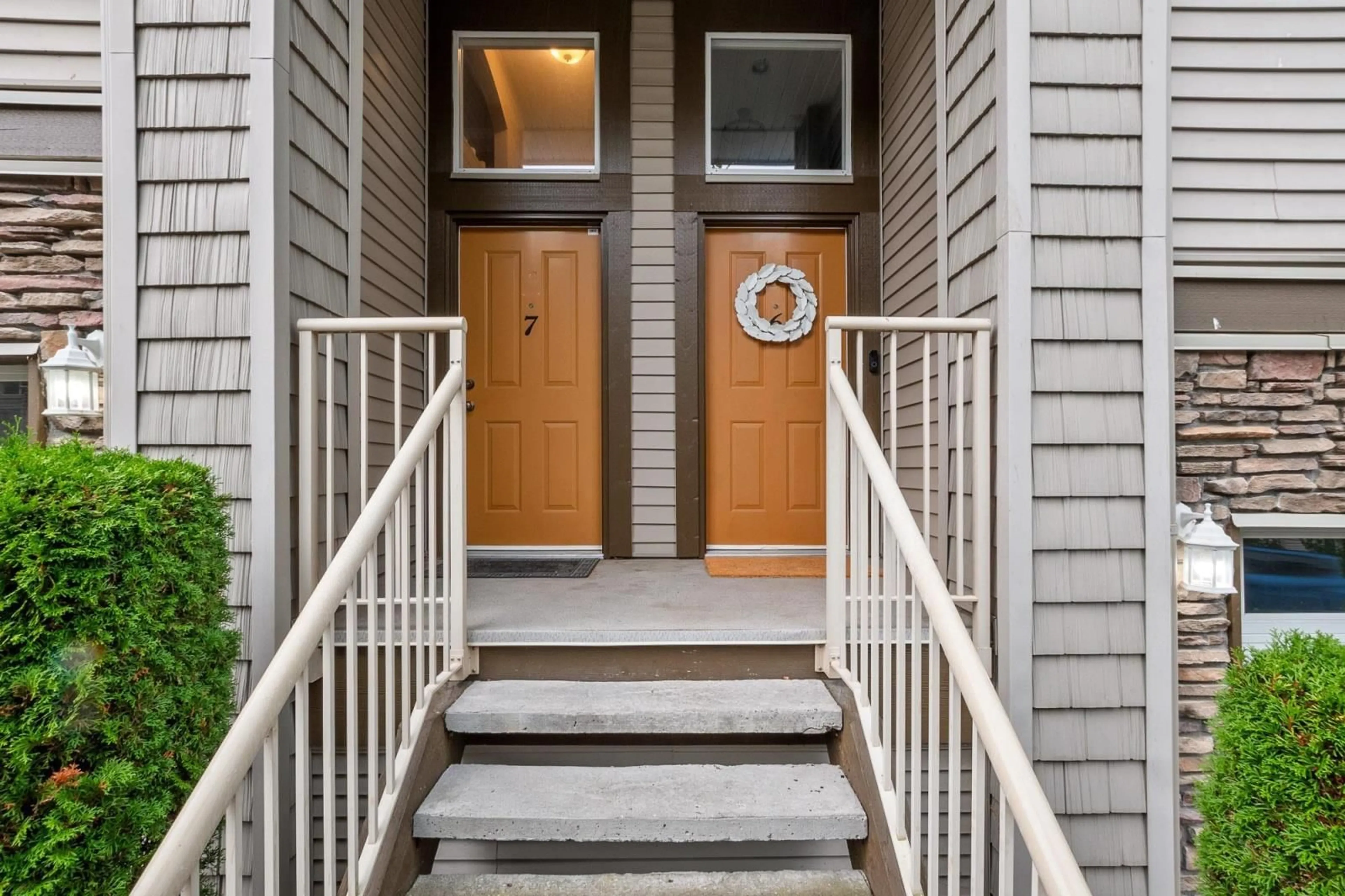 Indoor entryway for 7 46778 HUDSON ROAD|Promontory, Chilliwack British Columbia V2R0K4