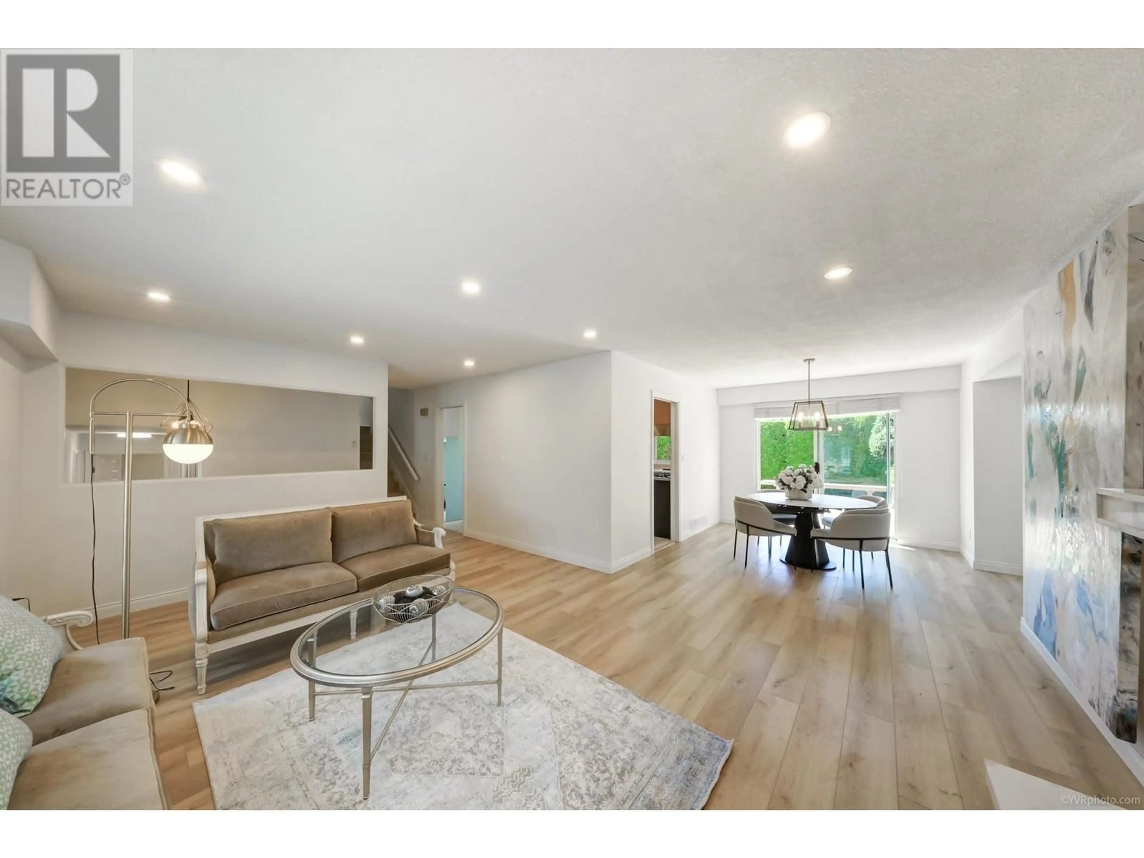 Living room with furniture, wood/laminate floor for 3551 SPRINGTHORNE CRESCENT, Richmond British Columbia V7E1Z8