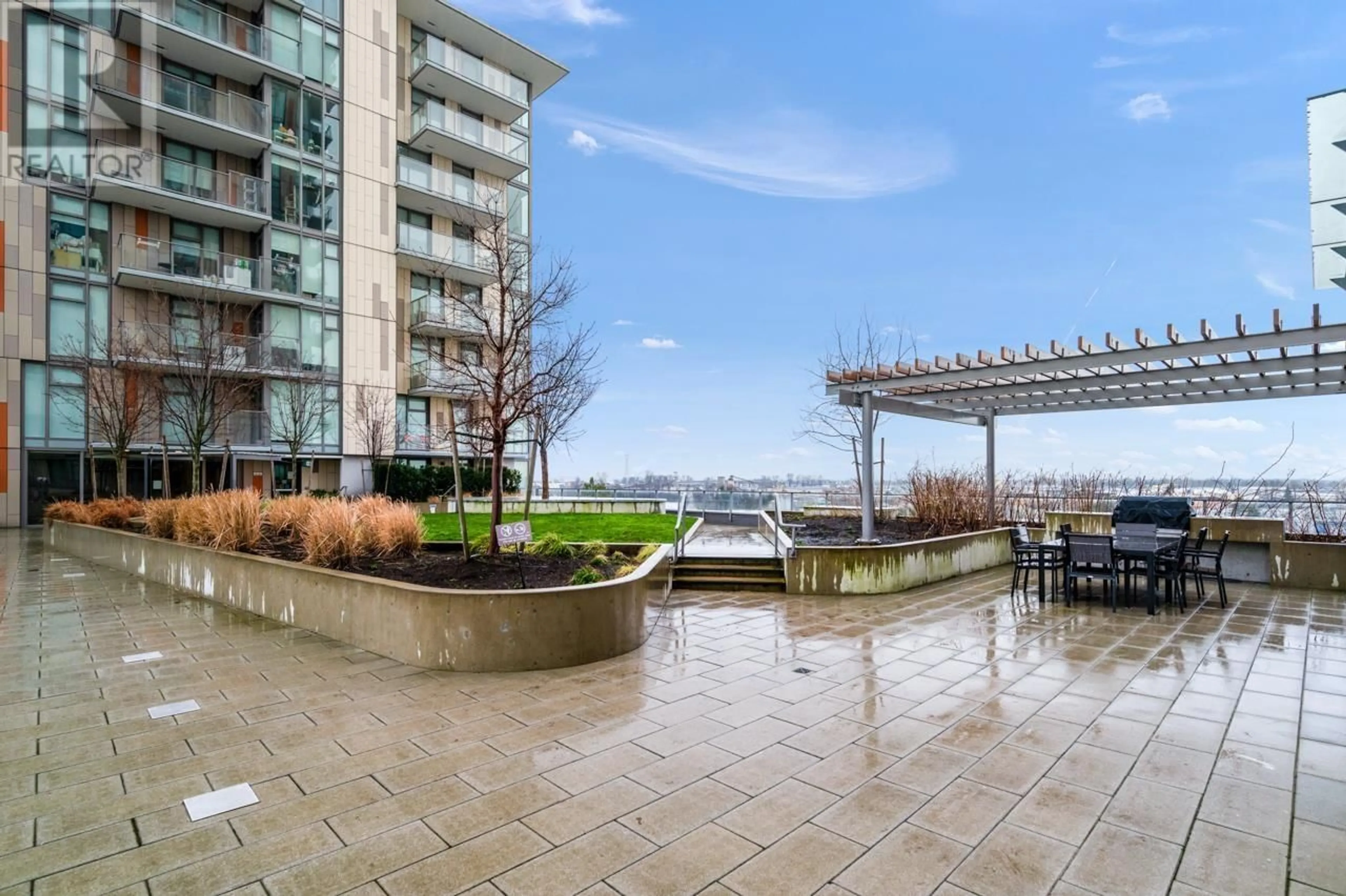 Patio, water/lake/river/ocean view for 202 8138 FRASER STREET, Vancouver British Columbia V5X0J8