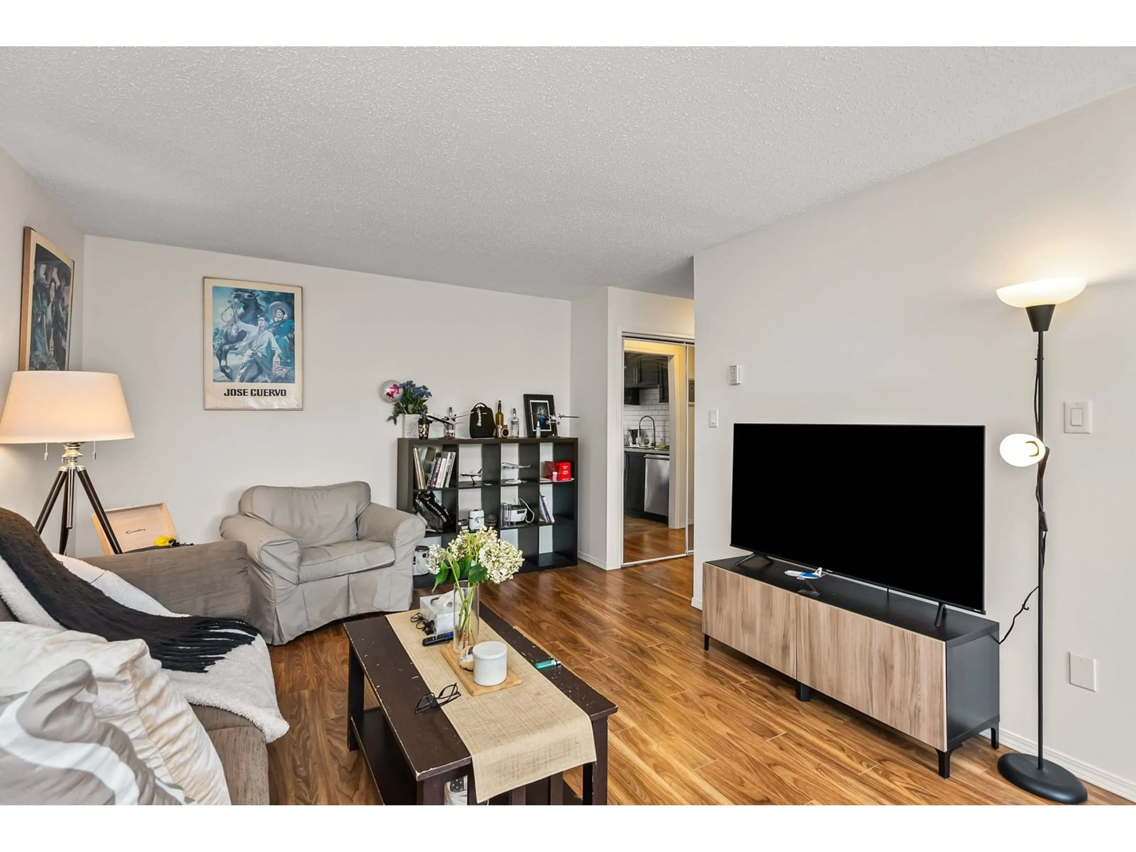 Living room with furniture, wood/laminate floor for 435 1909 SALTON ROAD, Abbotsford British Columbia V2S5B6