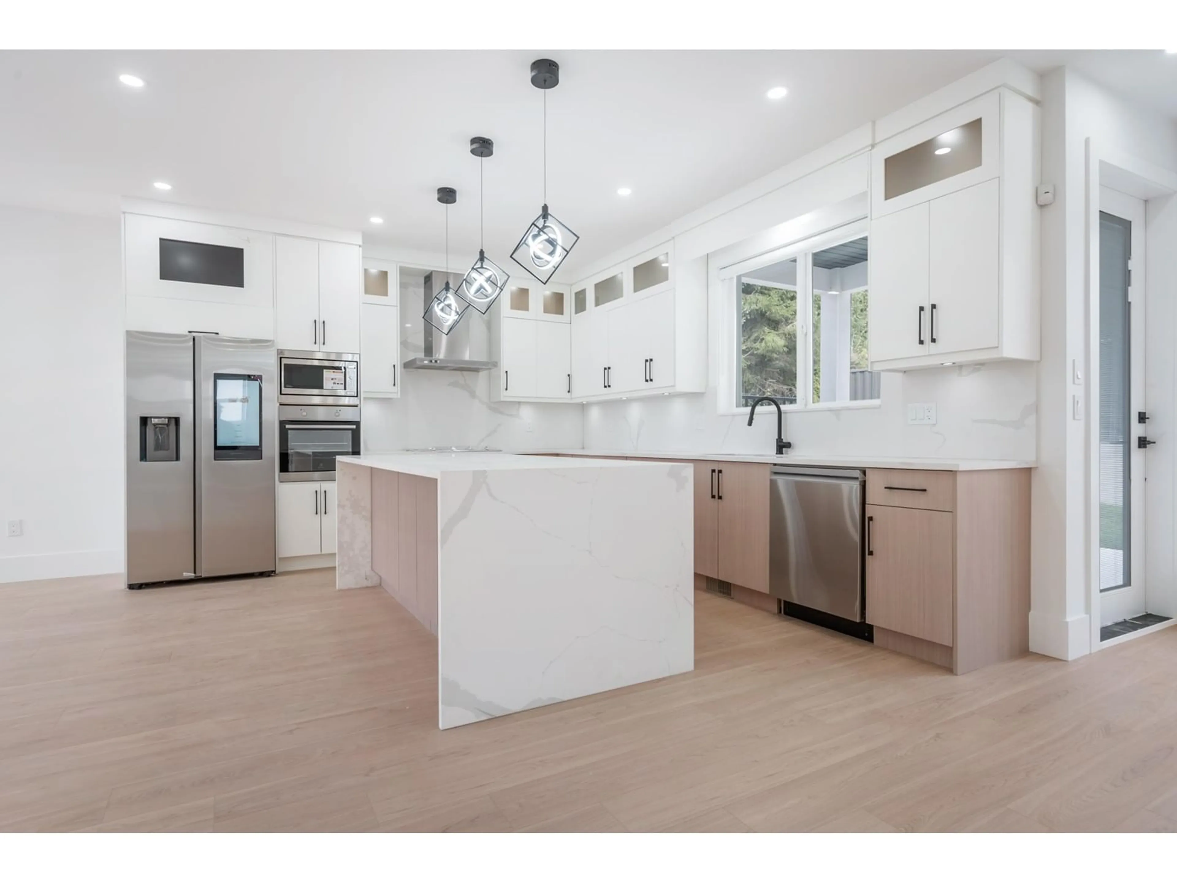 Open concept kitchen, unknown for 20515 70, Langley British Columbia V2Y1S9