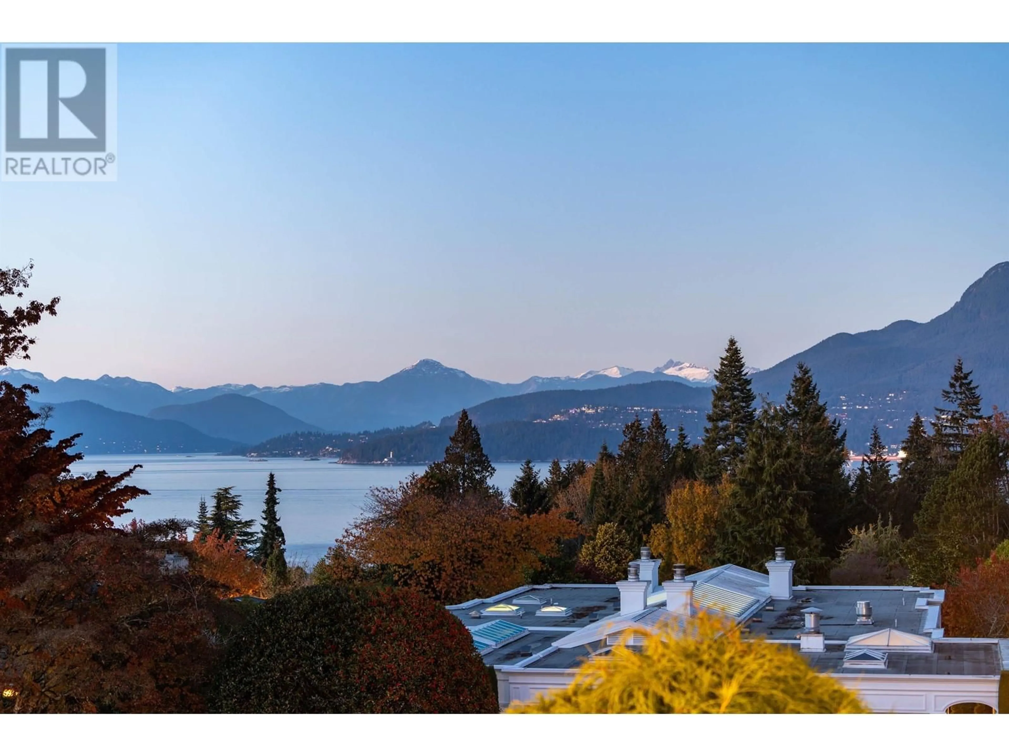 A pic from outside/outdoor area/front of a property/back of a property/a pic from drone, water/lake/river/ocean view for 5550 KINGSTON ROAD, Vancouver British Columbia V6T1J1