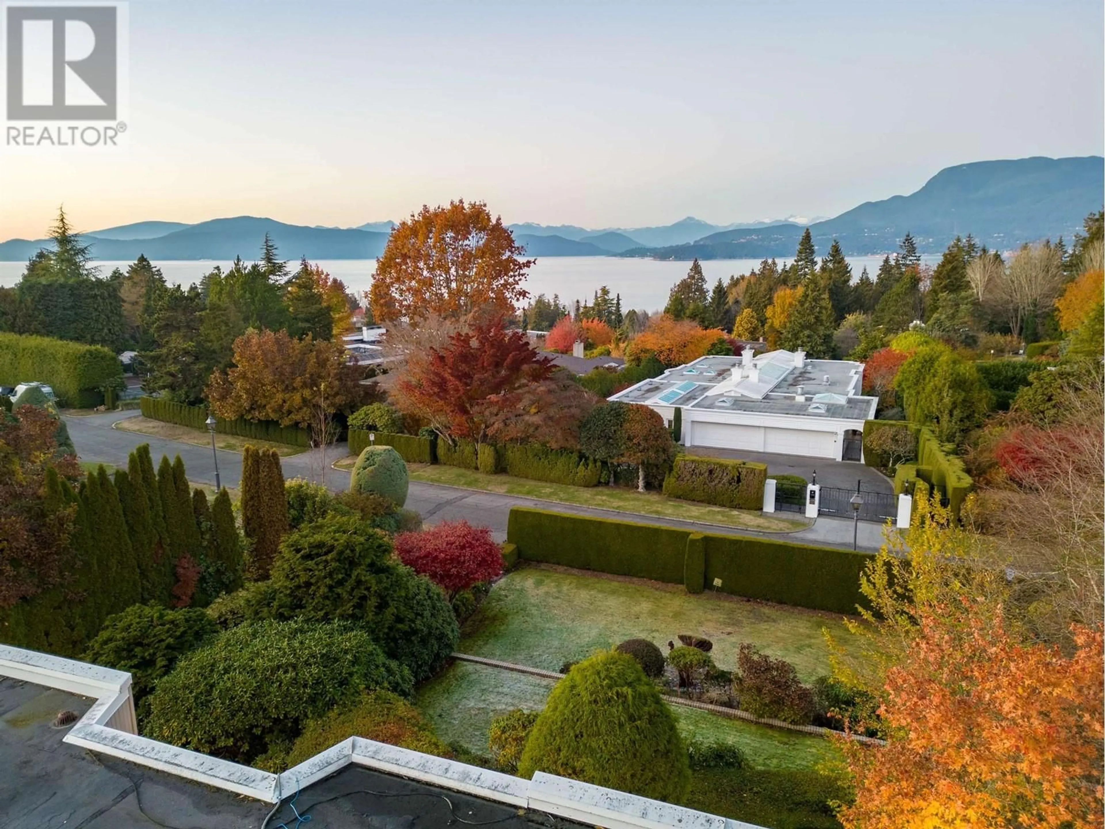 A pic from outside/outdoor area/front of a property/back of a property/a pic from drone, water/lake/river/ocean view for 5550 KINGSTON ROAD, Vancouver British Columbia V6T1J1