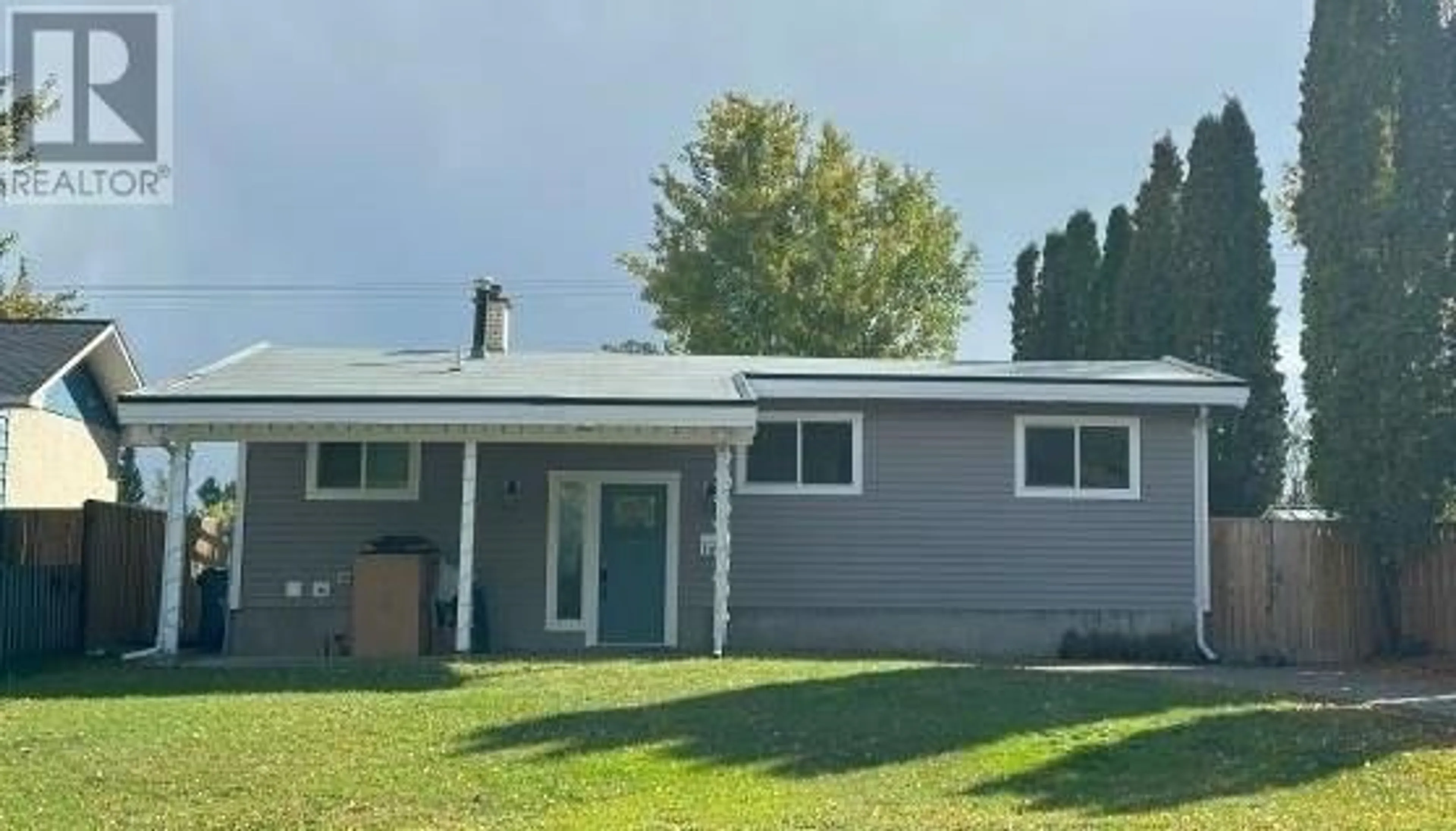 Home with vinyl exterior material, unknown for 6184 TRENT DRIVE, Prince George British Columbia V2N2G5