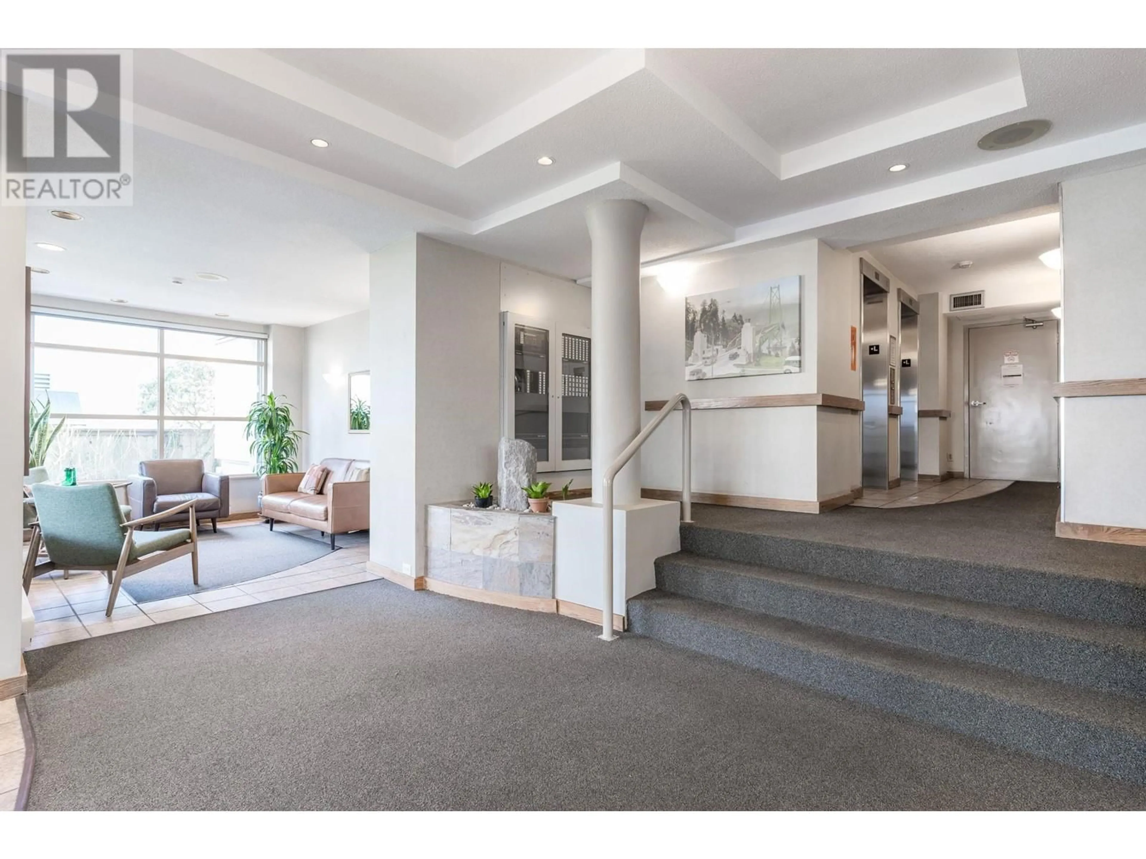 Indoor foyer for 304 1838 NELSON STREET, Vancouver British Columbia V6G1N1