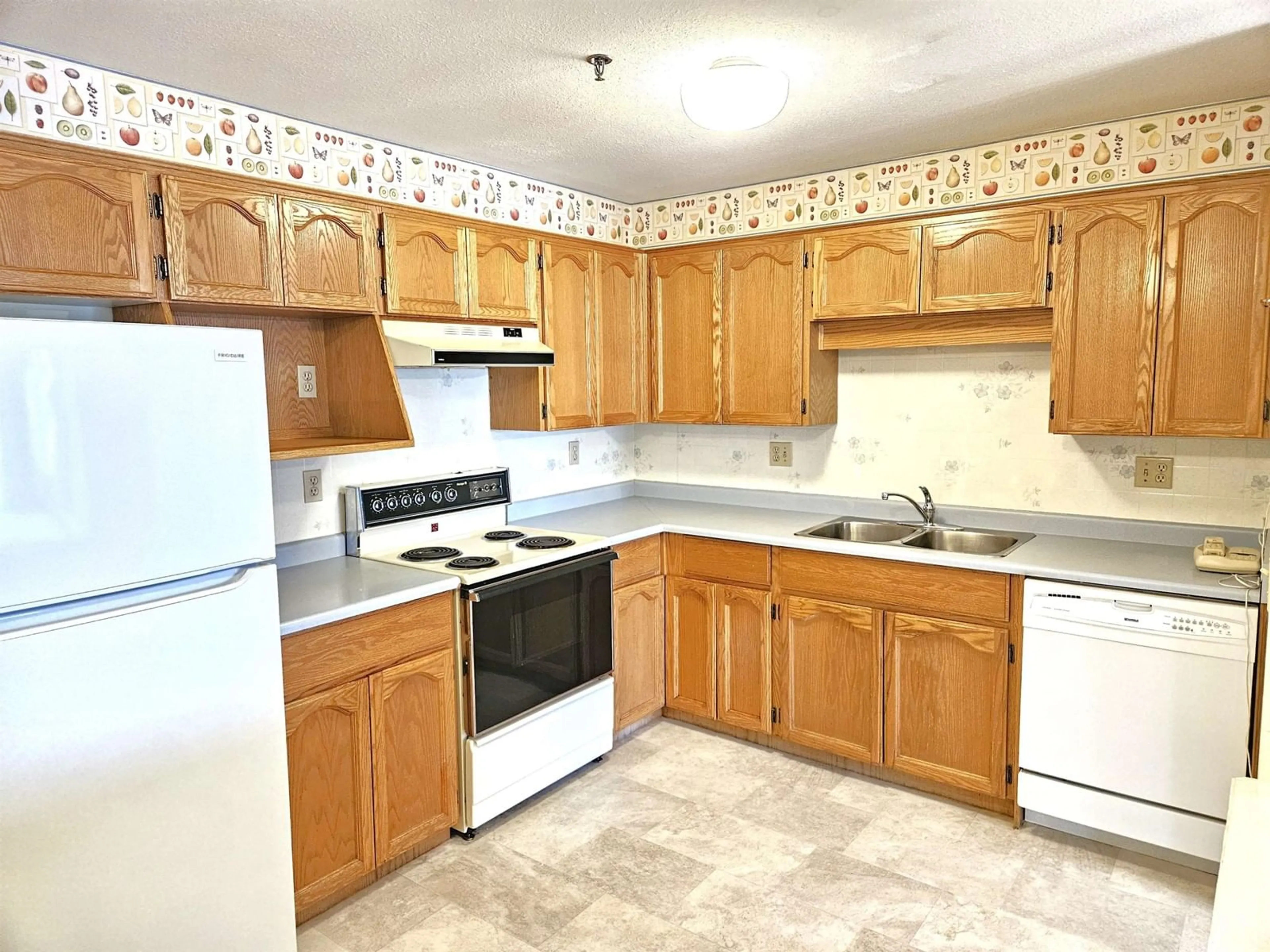 Standard kitchen, unknown for 218 33535 KING ROAD, Abbotsford British Columbia V2S6Z5